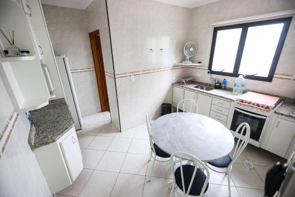 Apartamento em Praia Grande a 50m da Praia