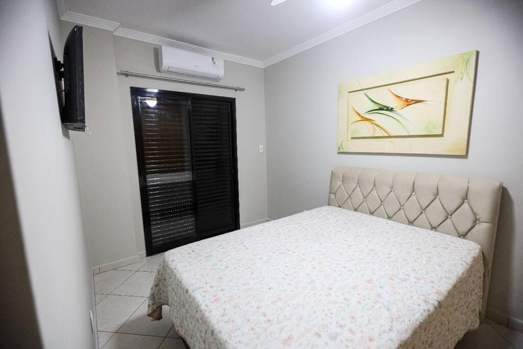 Apartamento em Praia Grande a 50m da Praia