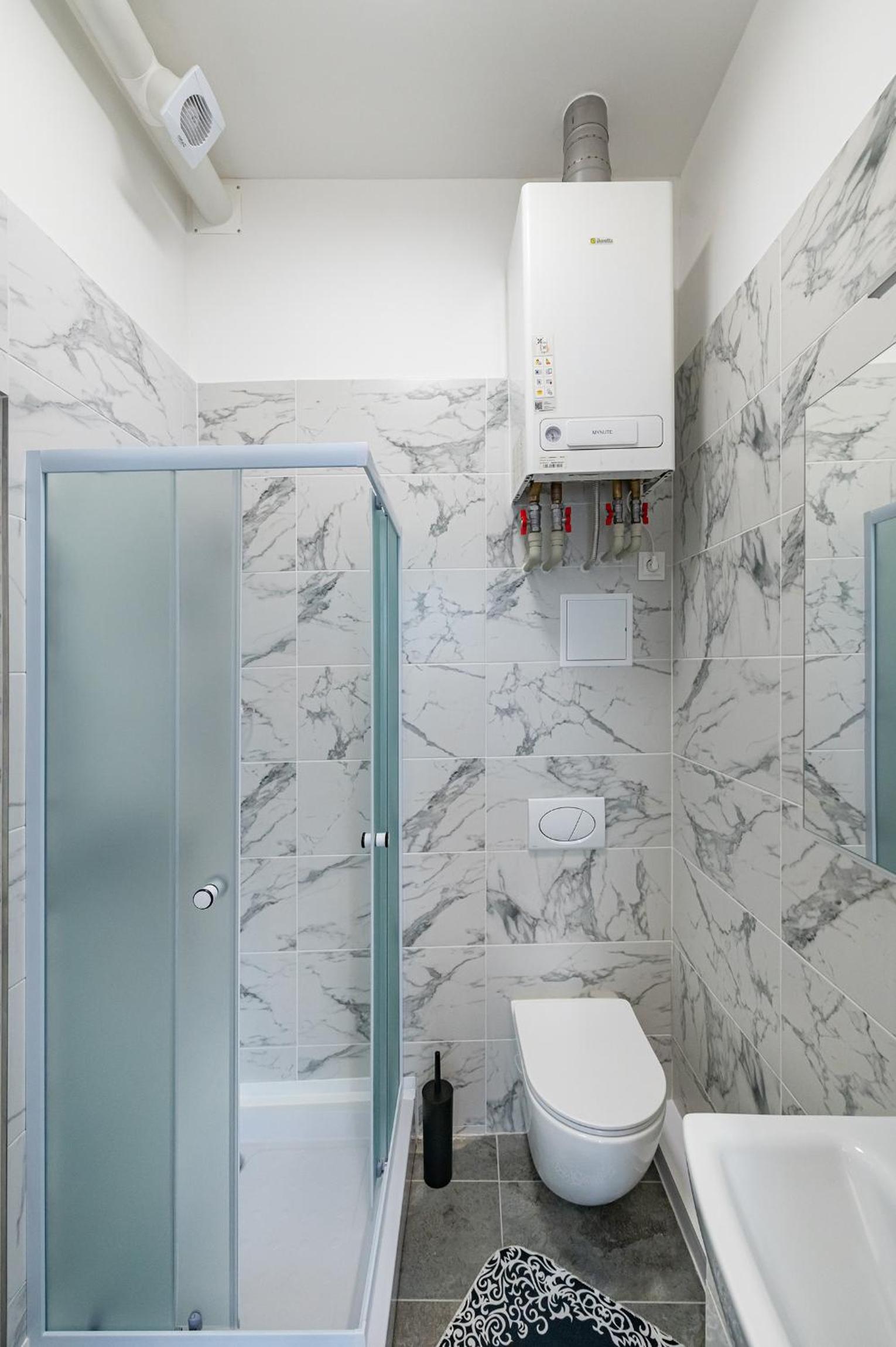 Elegant city center apartment with free parking by Polo Aparments view 5