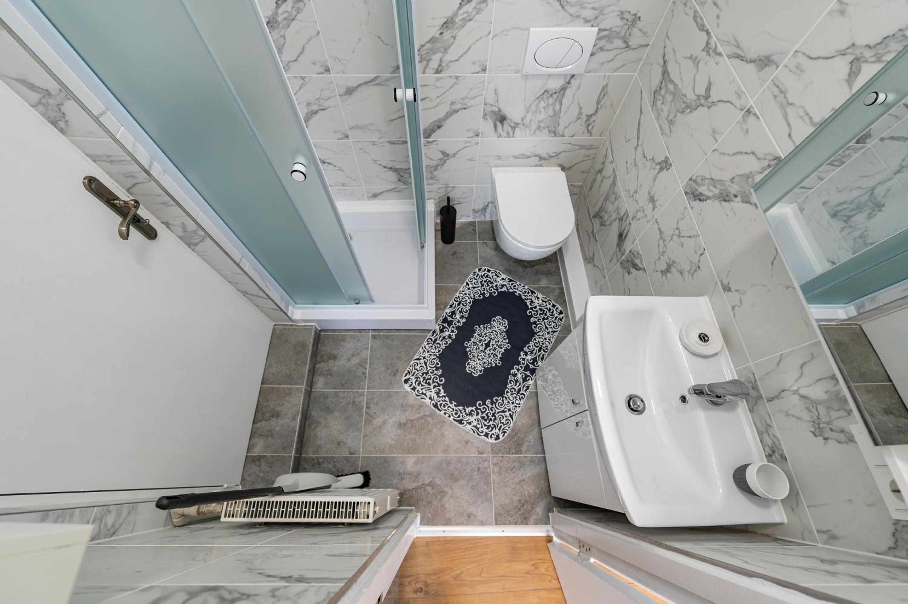 Elegant city center apartment with free parking by Polo Aparments view 3