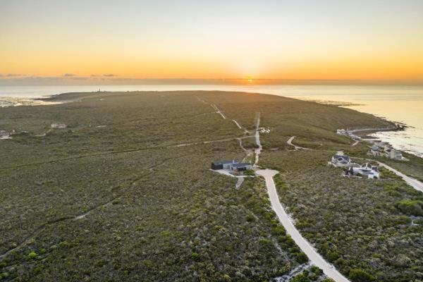 Peninsula Villa - Romansbaai view 3