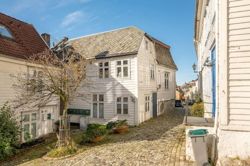 Dinbnb Appartments l Live in a postcard ! l 300 m To Bryggen l Value! view 5
