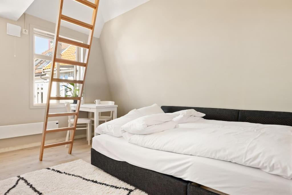 Dinbnb Appartments l Live in a postcard ! l 300 m To Bryggen l Value! view 4