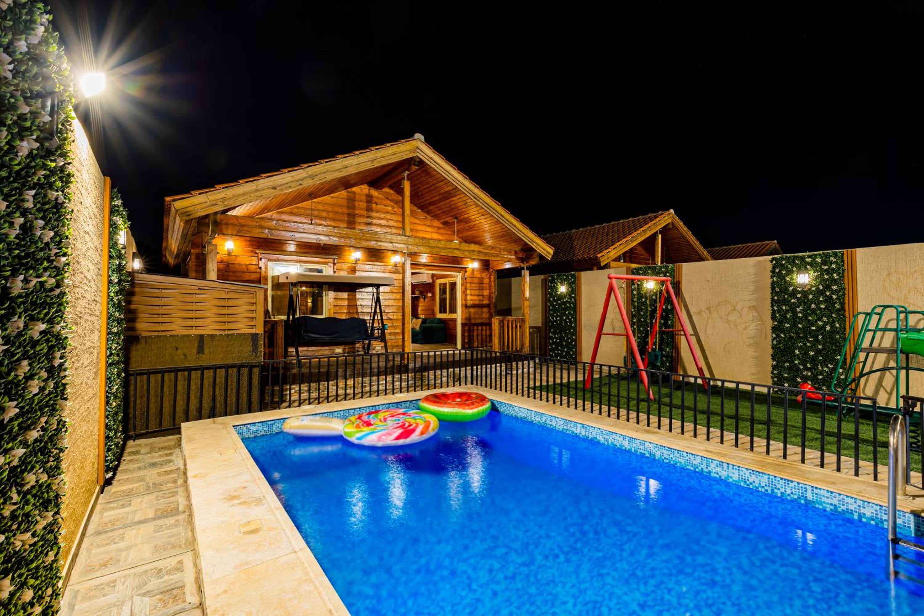 Hotel شاليهات الكوخ السويسري وأكوابارك - Image 1