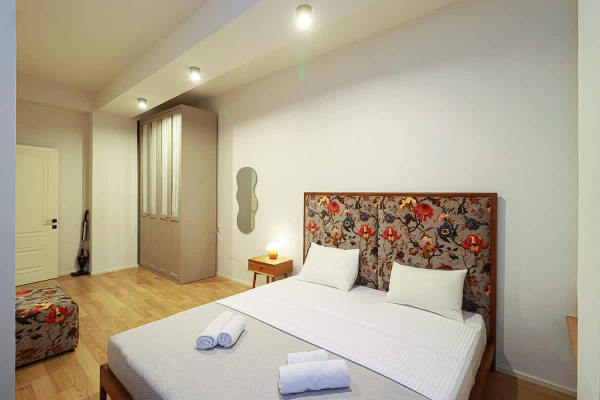 Modern Central Apt Near Stamba - By Wehost view 4