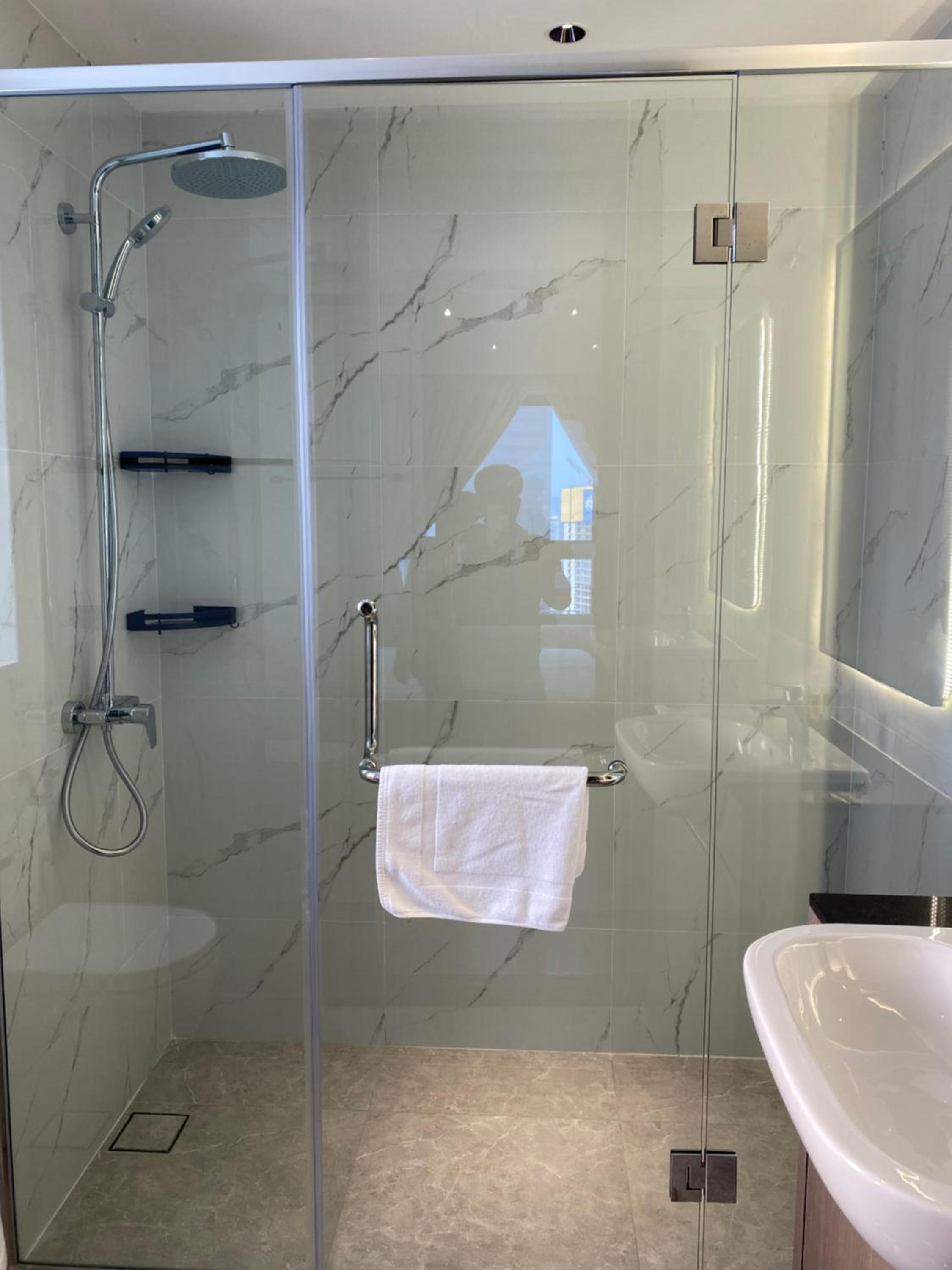 AGILE Infinity Suites TRX By AR