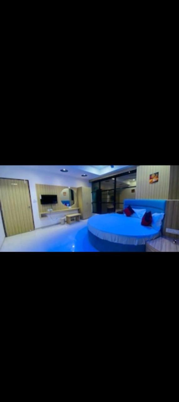 hotel red blue naroda ahmedabad view 5