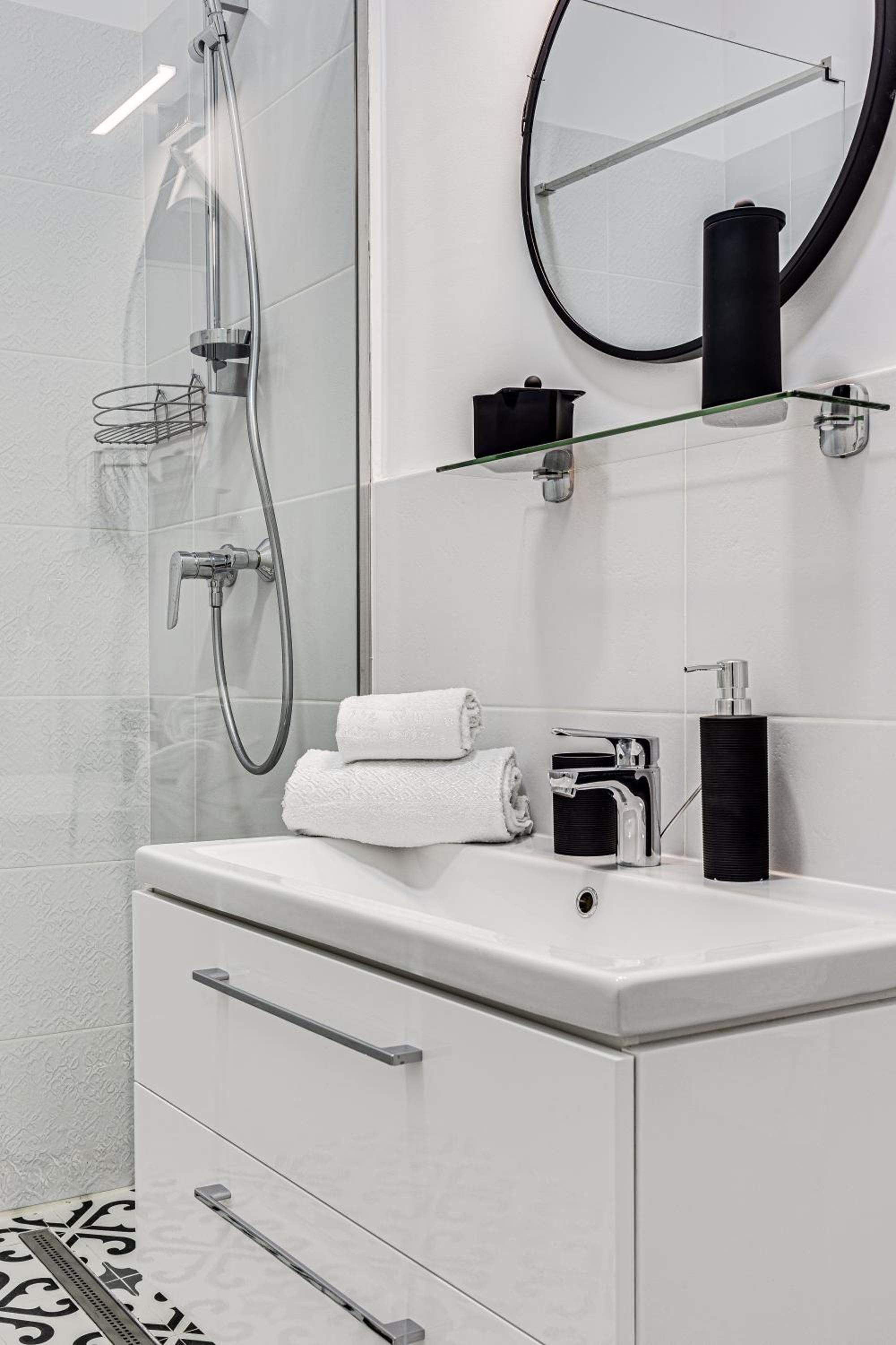 ARI Central Grand Apartments - Luxurious Stay