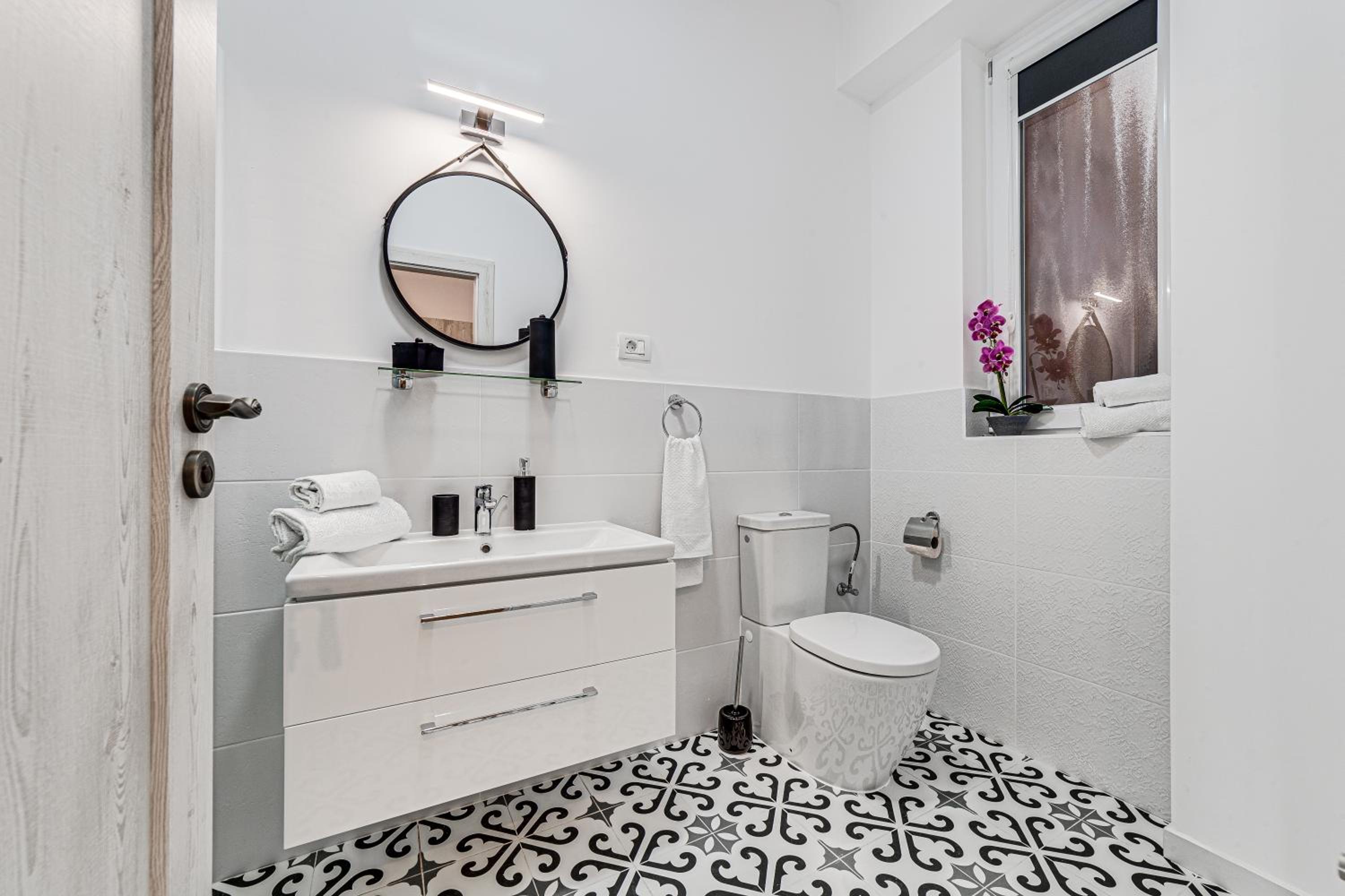 ARI Central Grand Apartments - Luxurious Stay