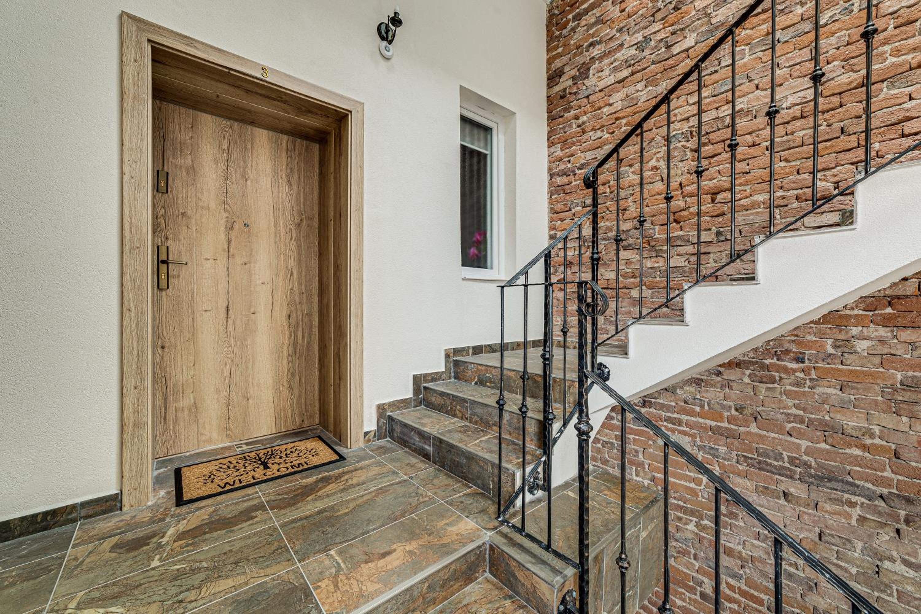 ARI Central Grand Apartments - Luxurious Stay