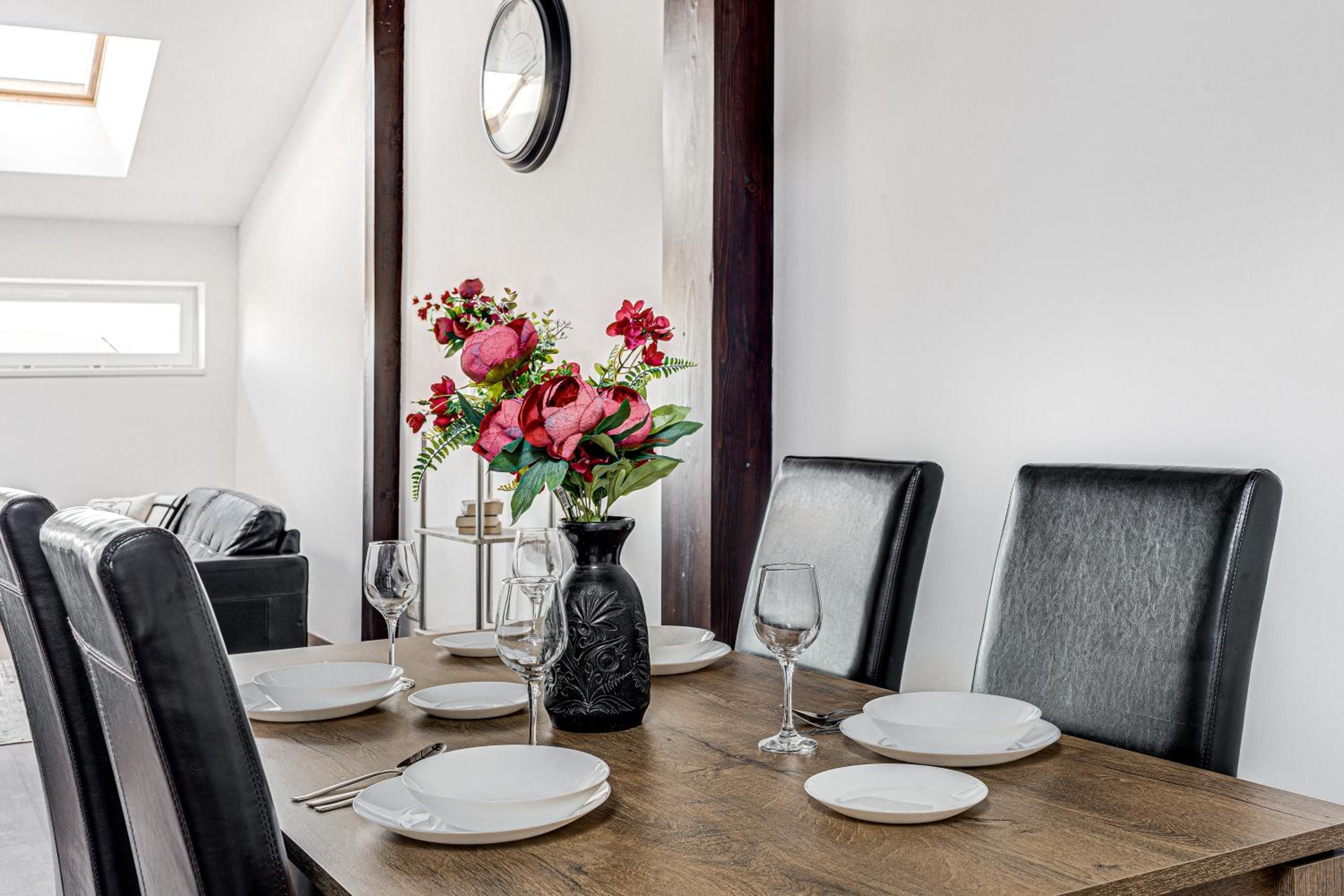 ARI Central Grand Apartments - Luxurious Stay