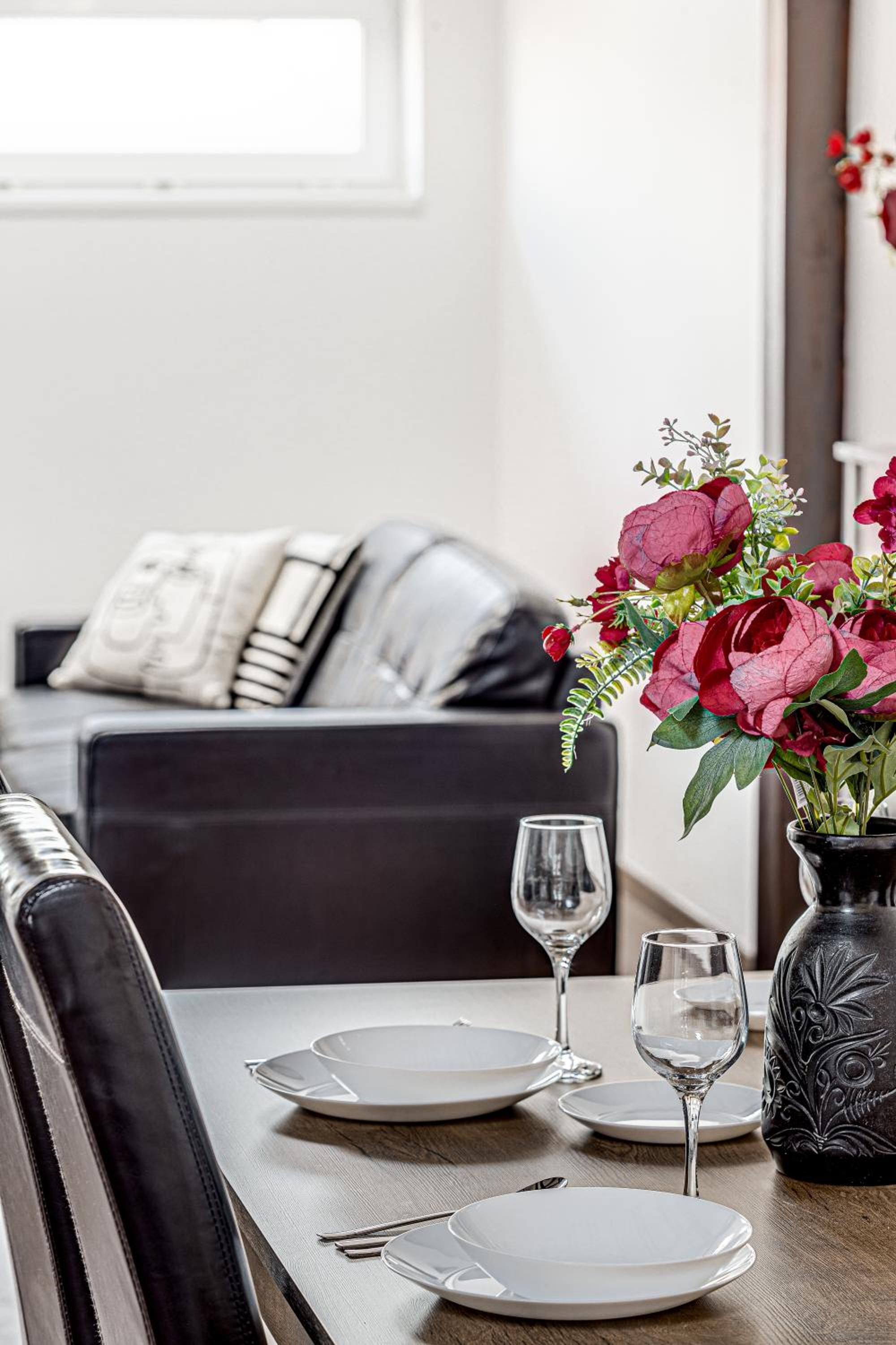 ARI Central Grand Apartments - Luxurious Stay