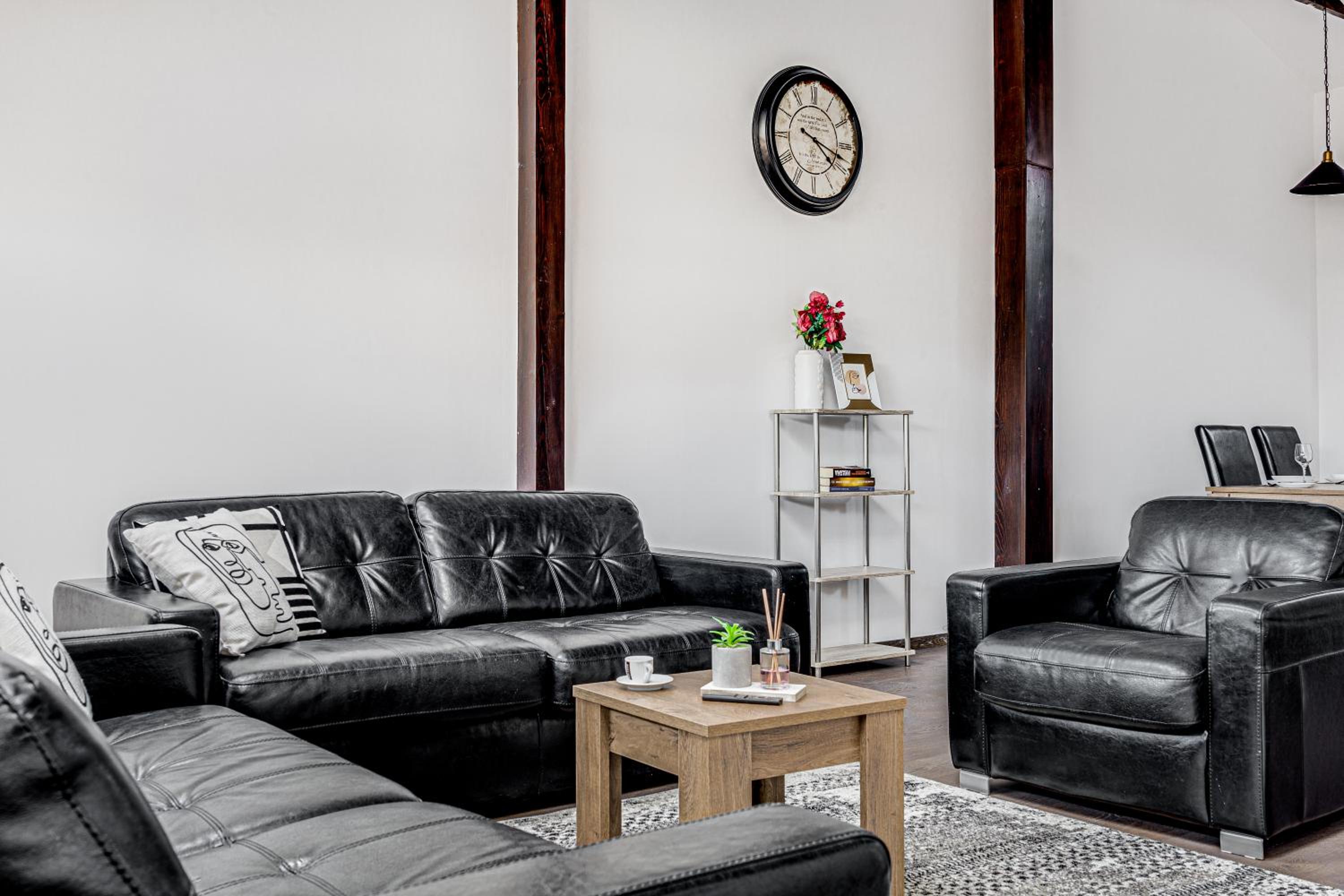 ARI Central Grand Apartments - Luxurious Stay