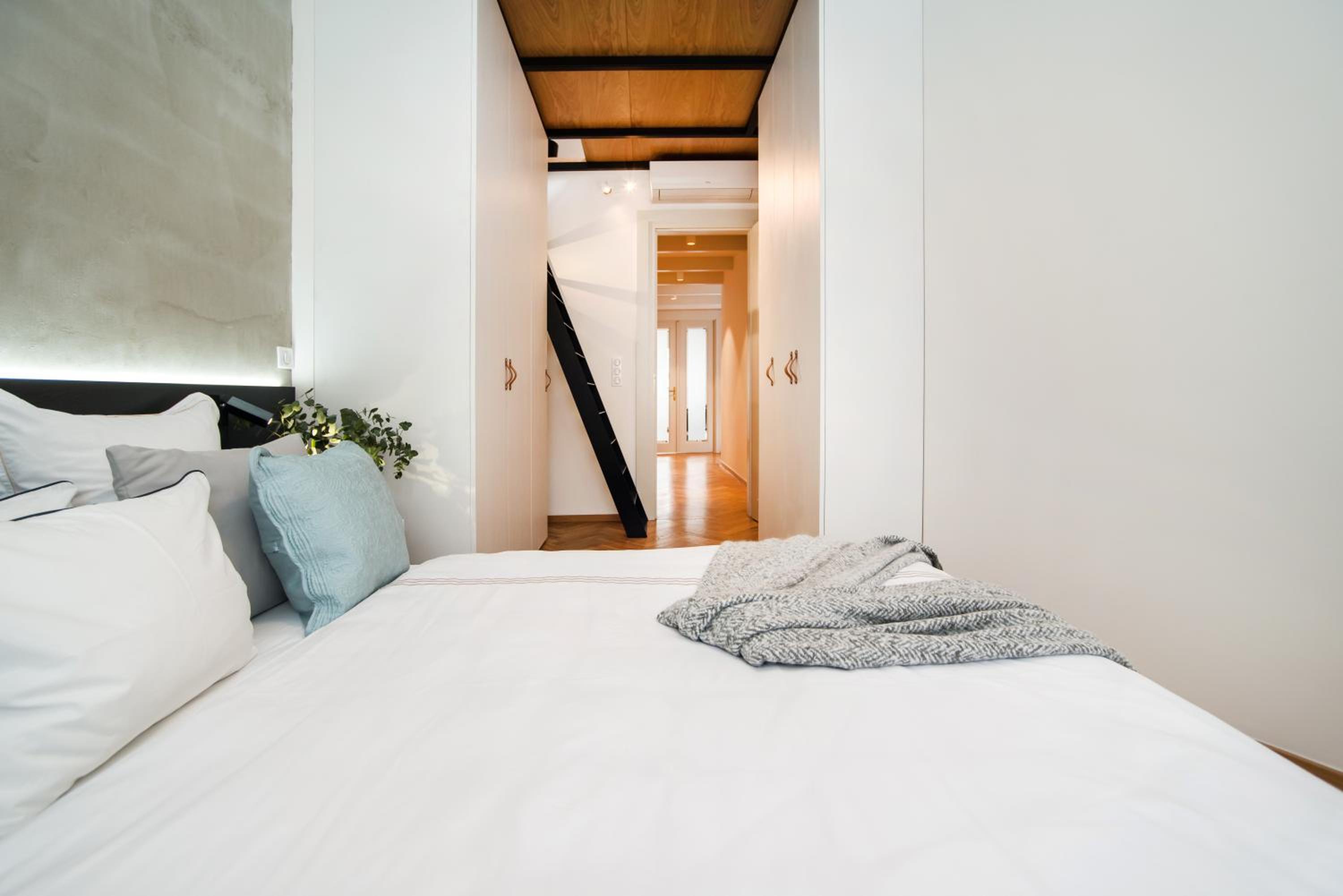 Large and modern apartment in the heart of Prague