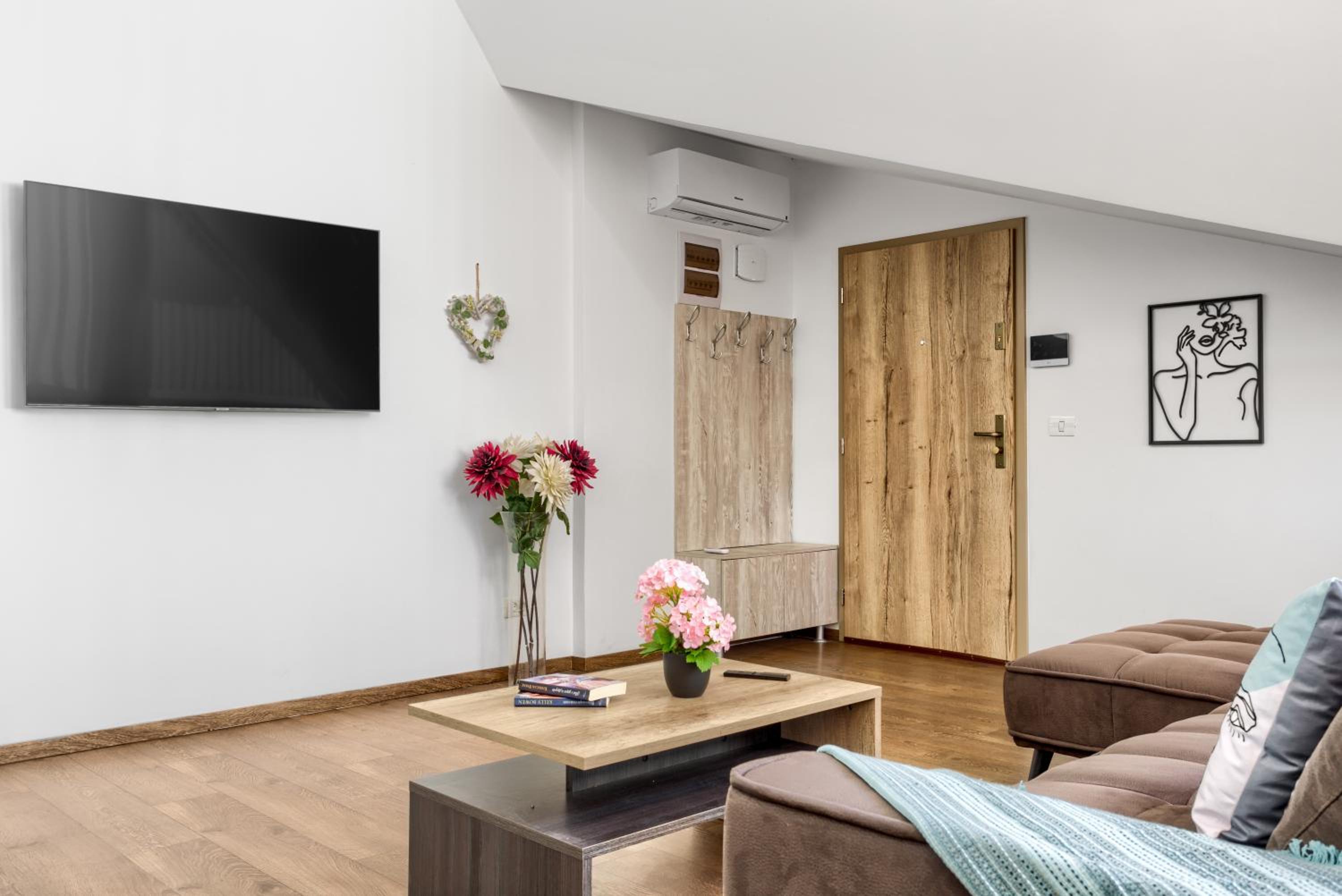 ARI Central Grand Apartments - Luxurious Stay