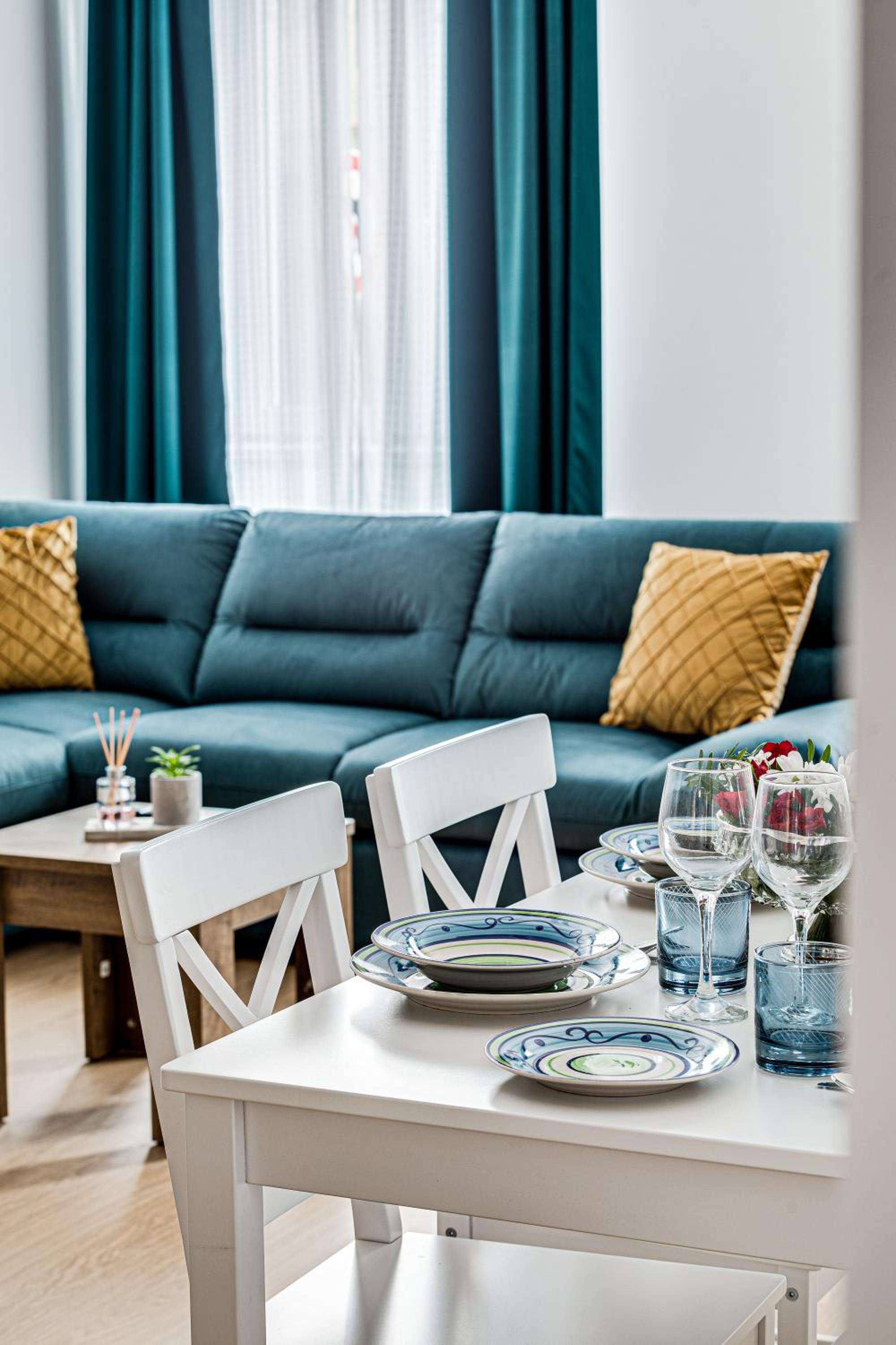 ARI Central Grand Apartments - Luxurious Stay