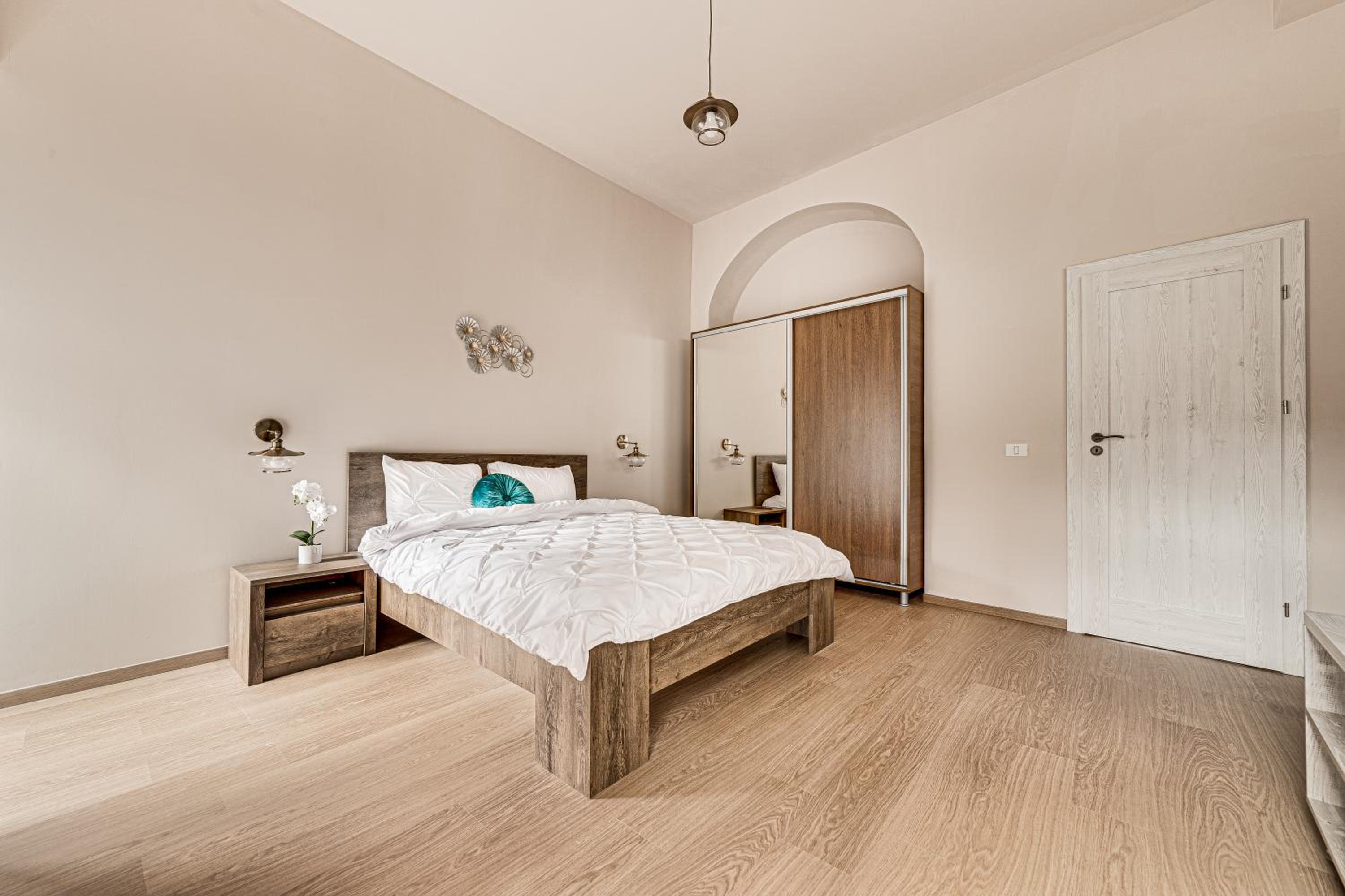 ARI Central Grand Apartments - Luxurious Stay
