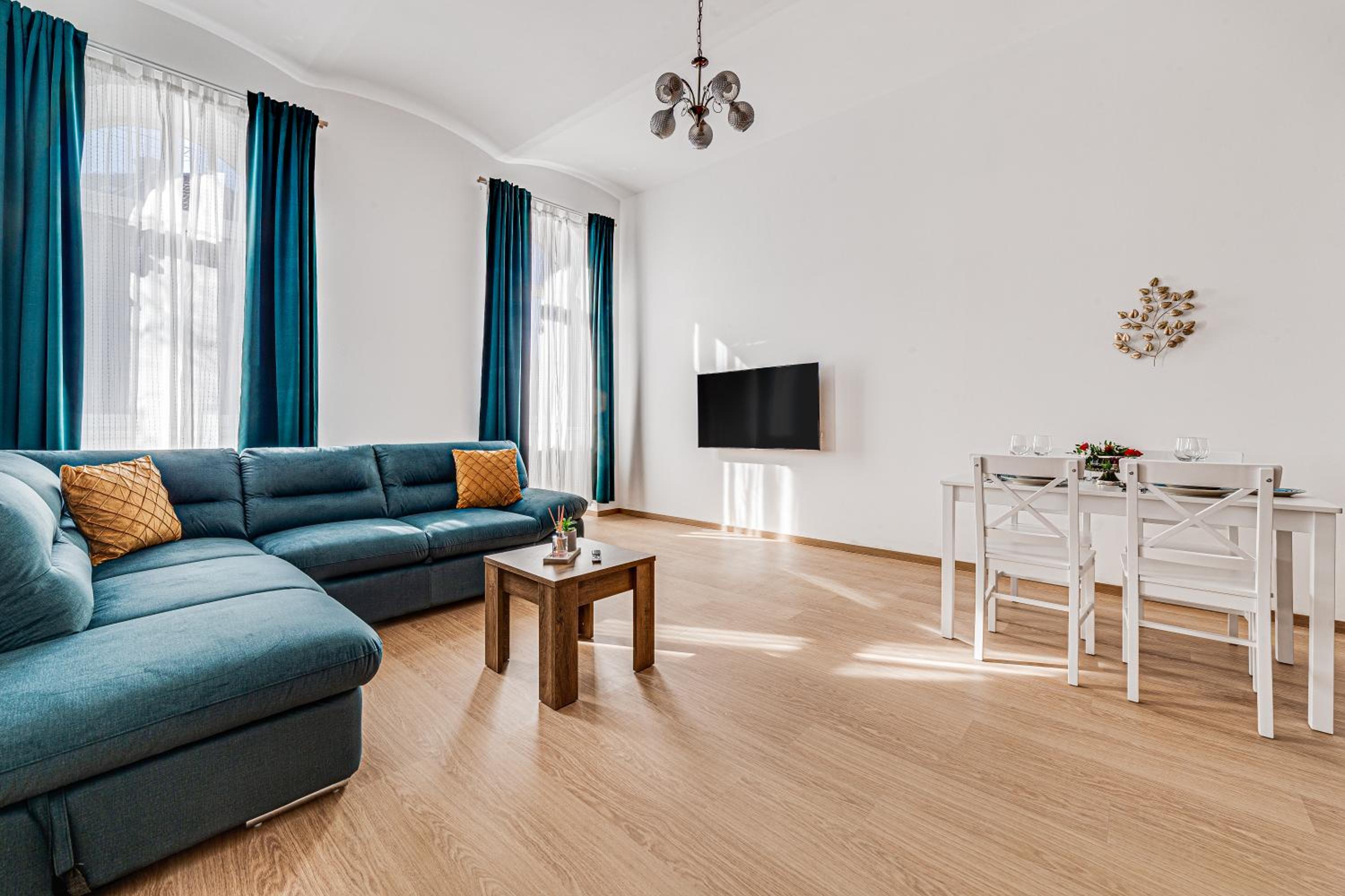 ARI Central Grand Apartments - Luxurious Stay