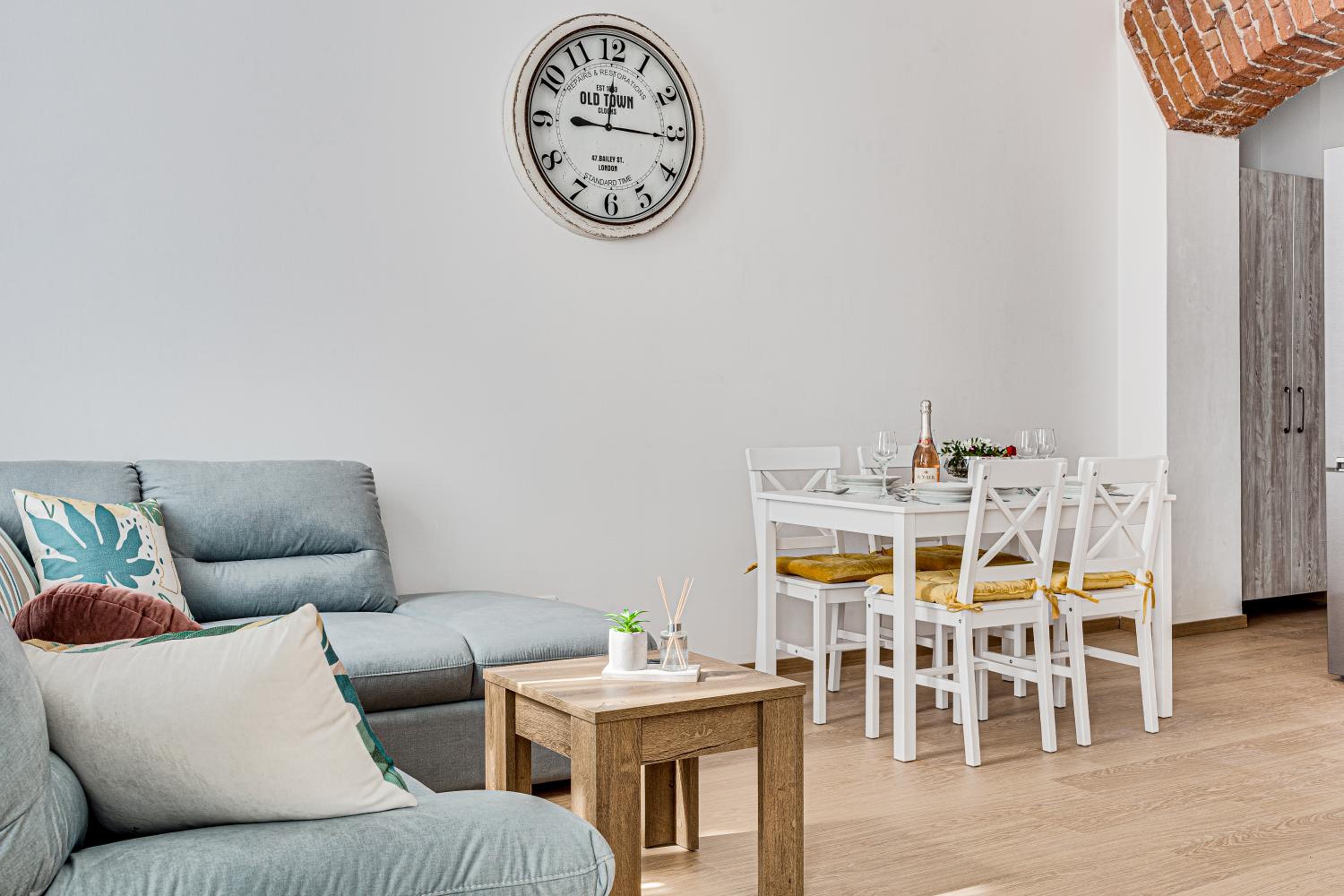 ARI Central Grand Apartments - Luxurious Stay
