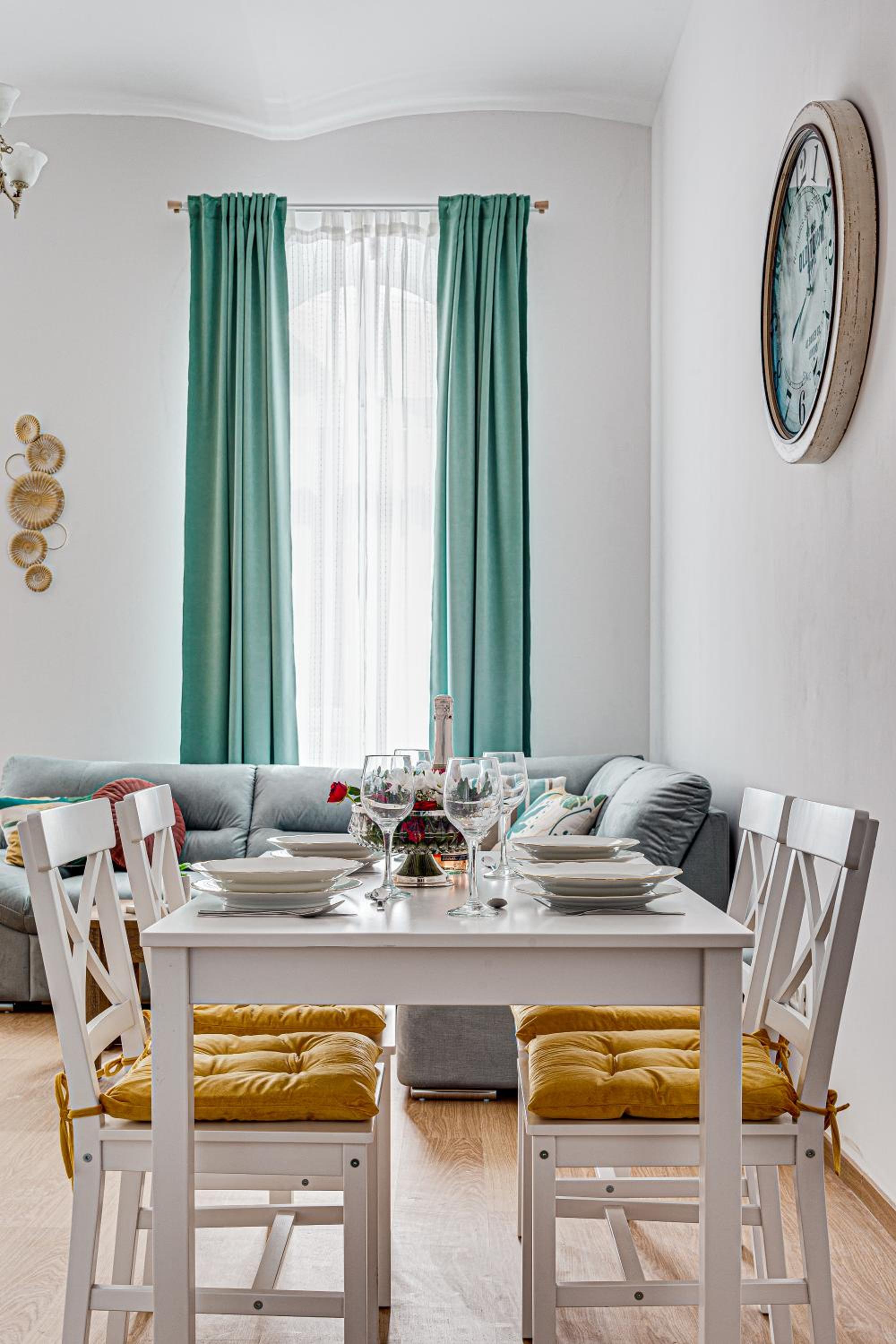 ARI Central Grand Apartments - Luxurious Stay