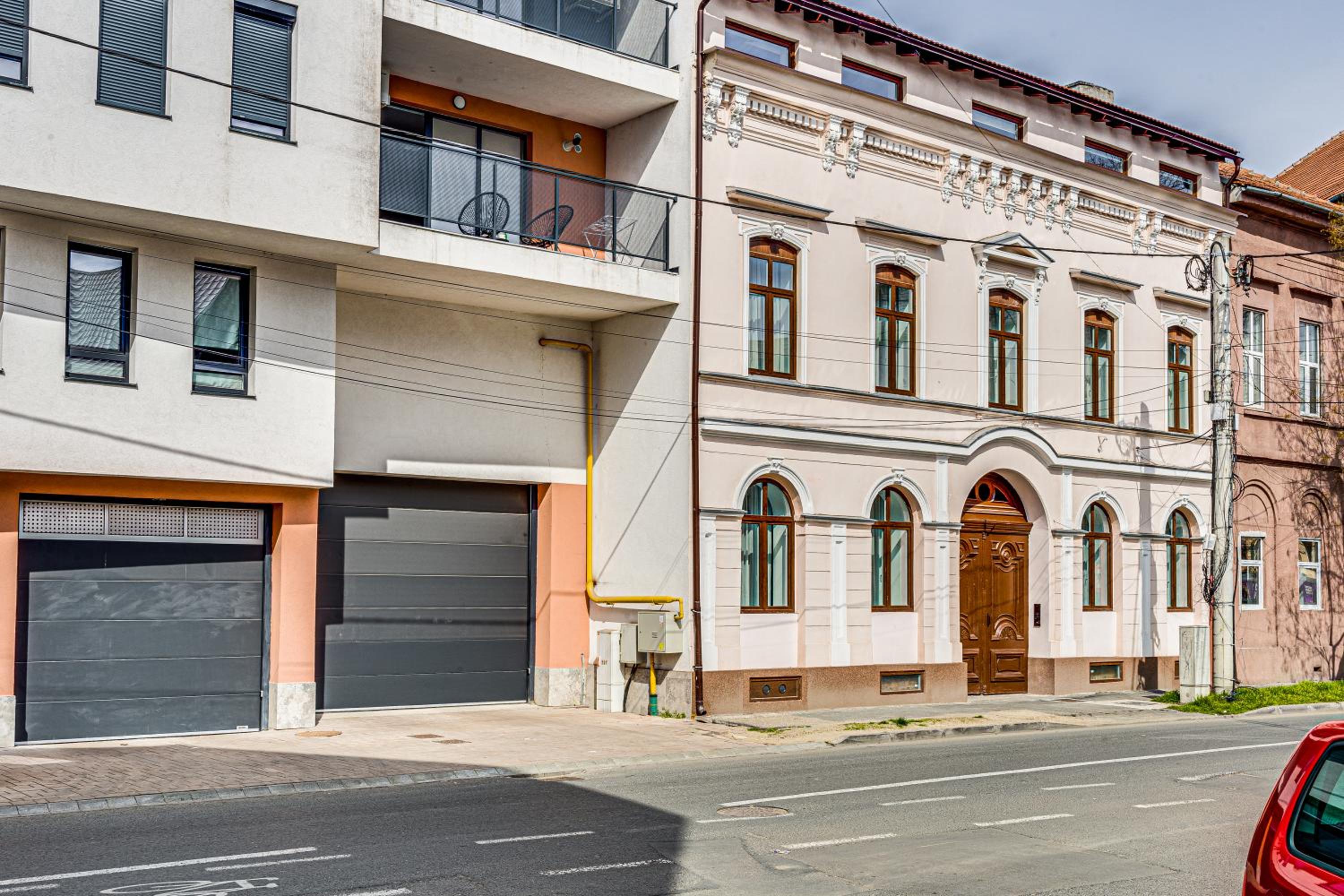 ARI Central Grand Apartments - Luxurious Stay