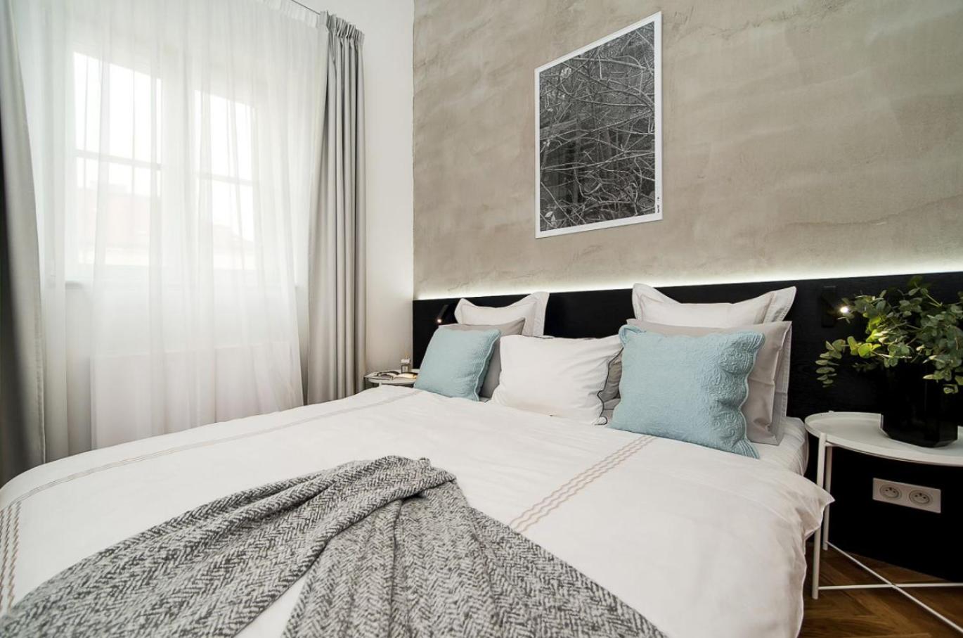 Large and modern apartment in the heart of Prague