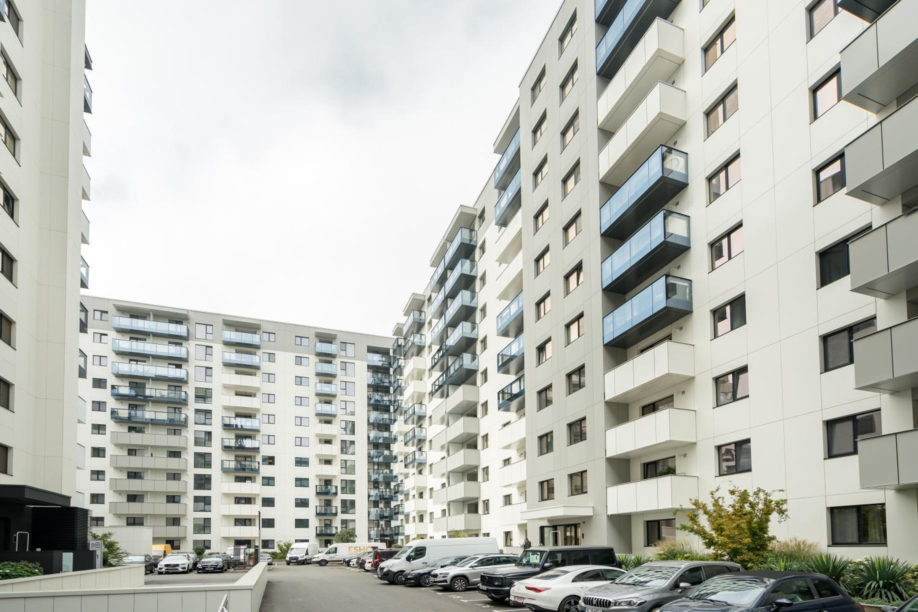 Cortina North Premium Smart Apartment with Parking
