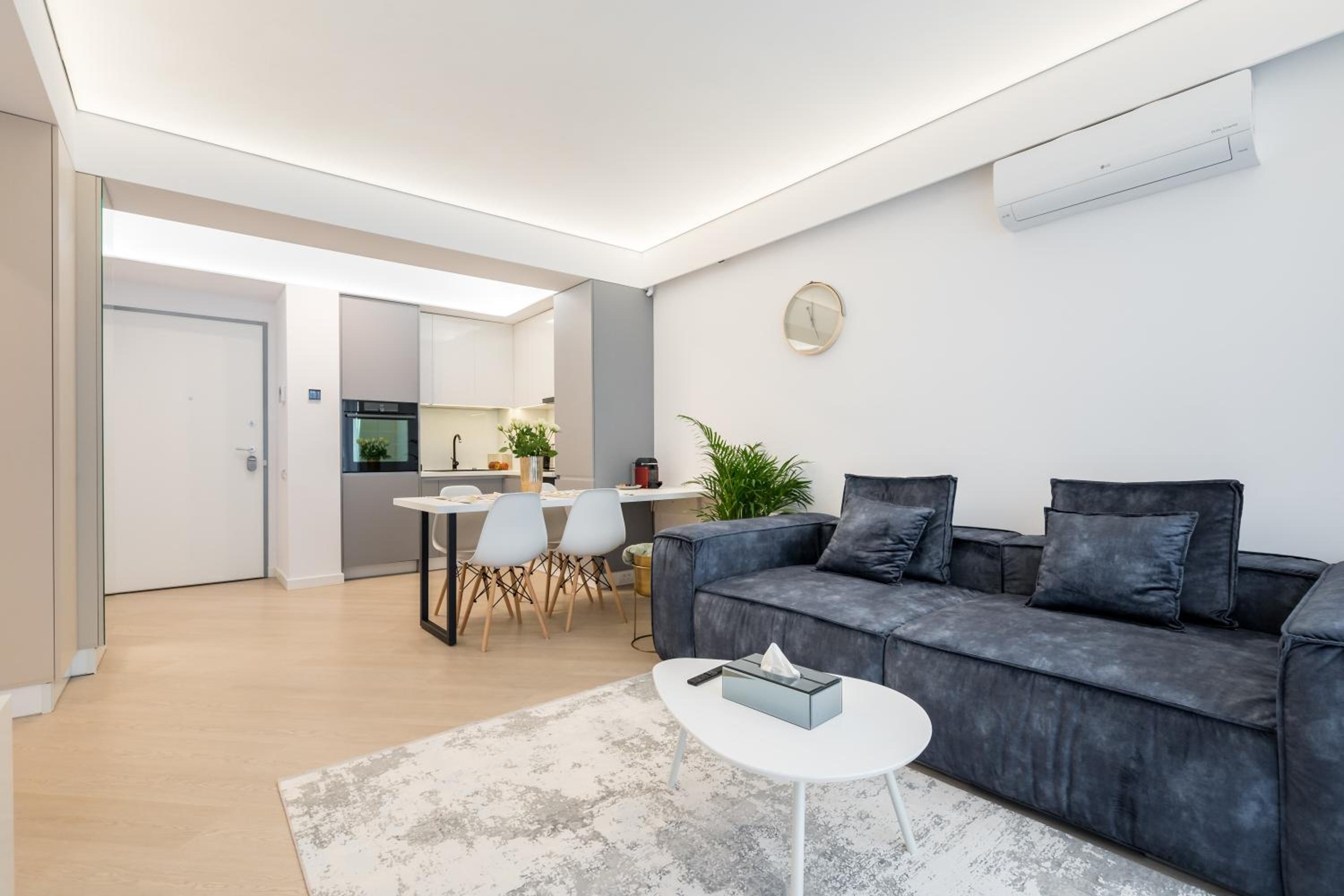 Cortina North Premium Smart Apartment with Parking