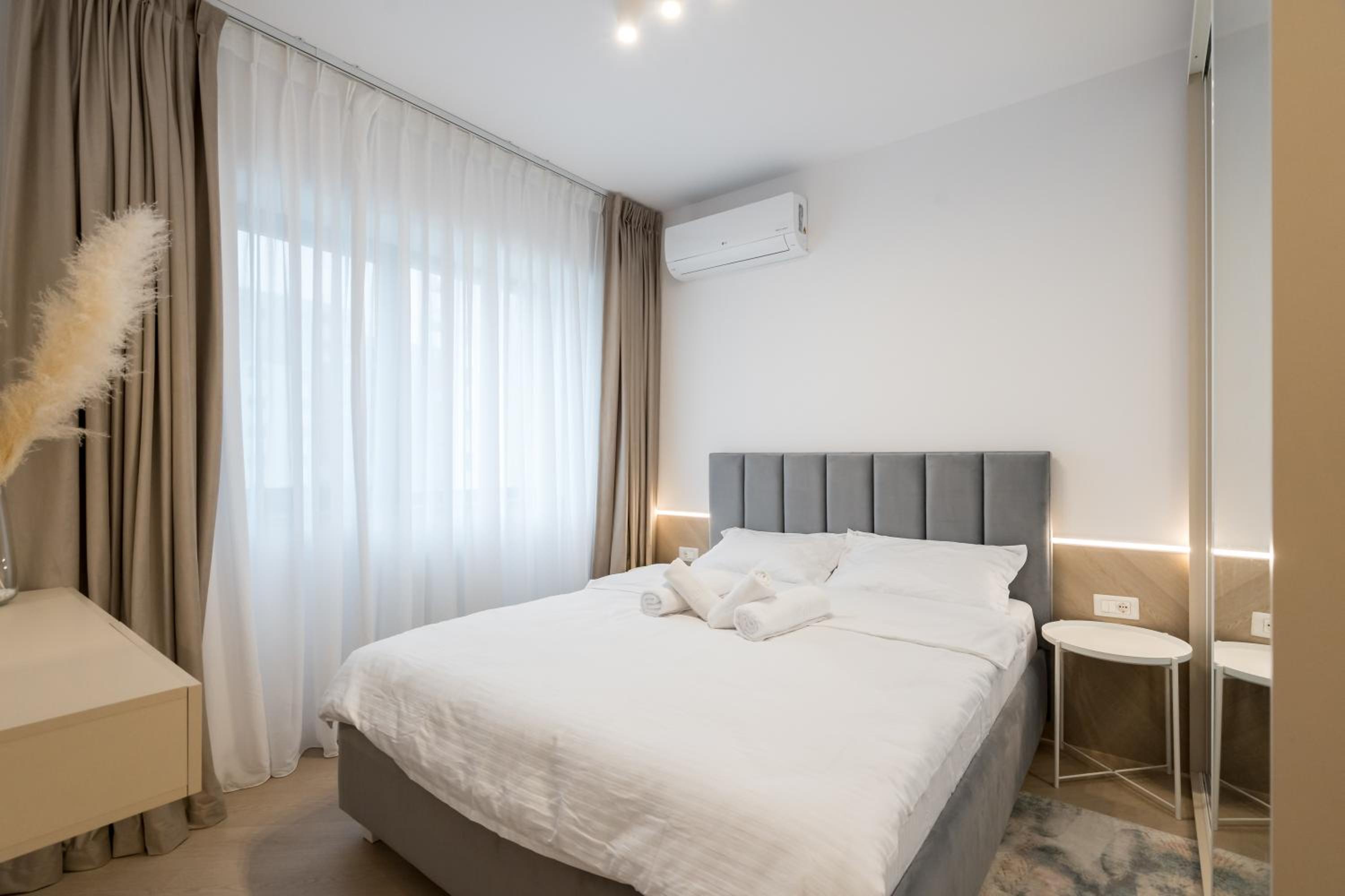 Cortina North Premium Smart Apartment with Parking