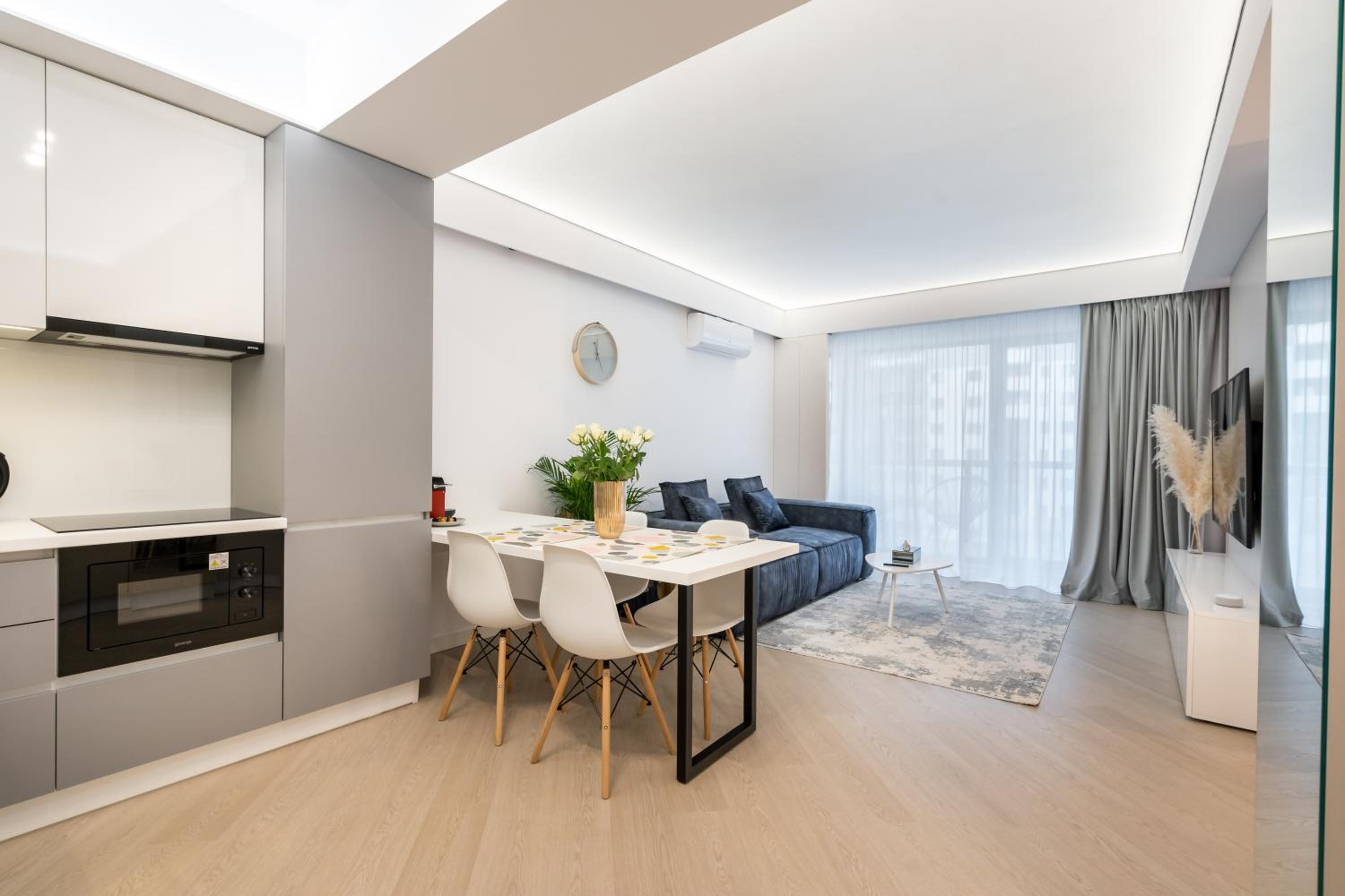 Cortina North Premium Smart Apartment with Parking