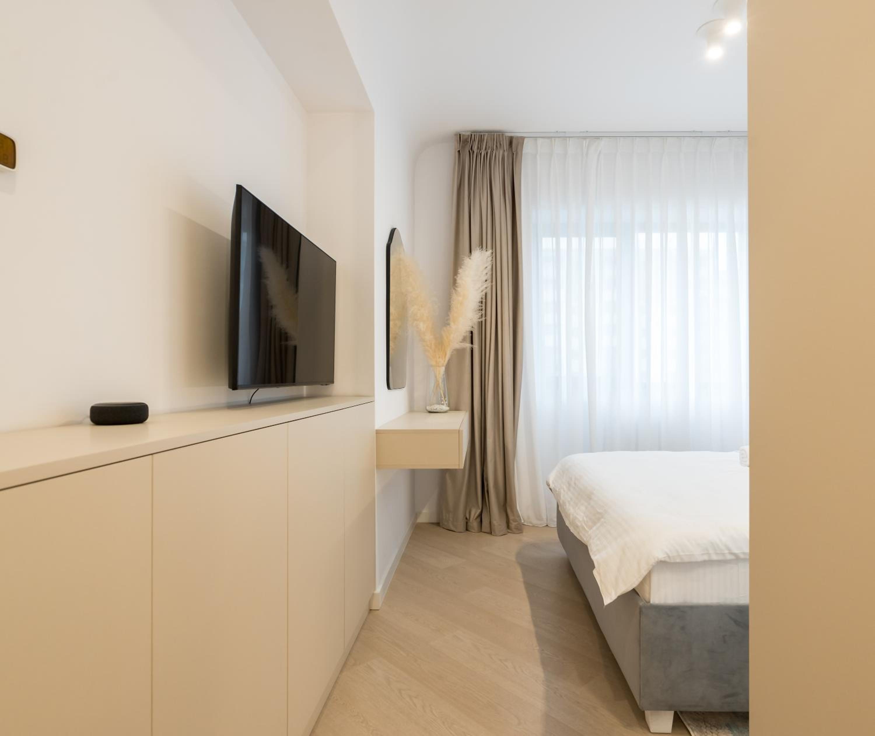 Cortina North Premium Smart Apartment with Parking