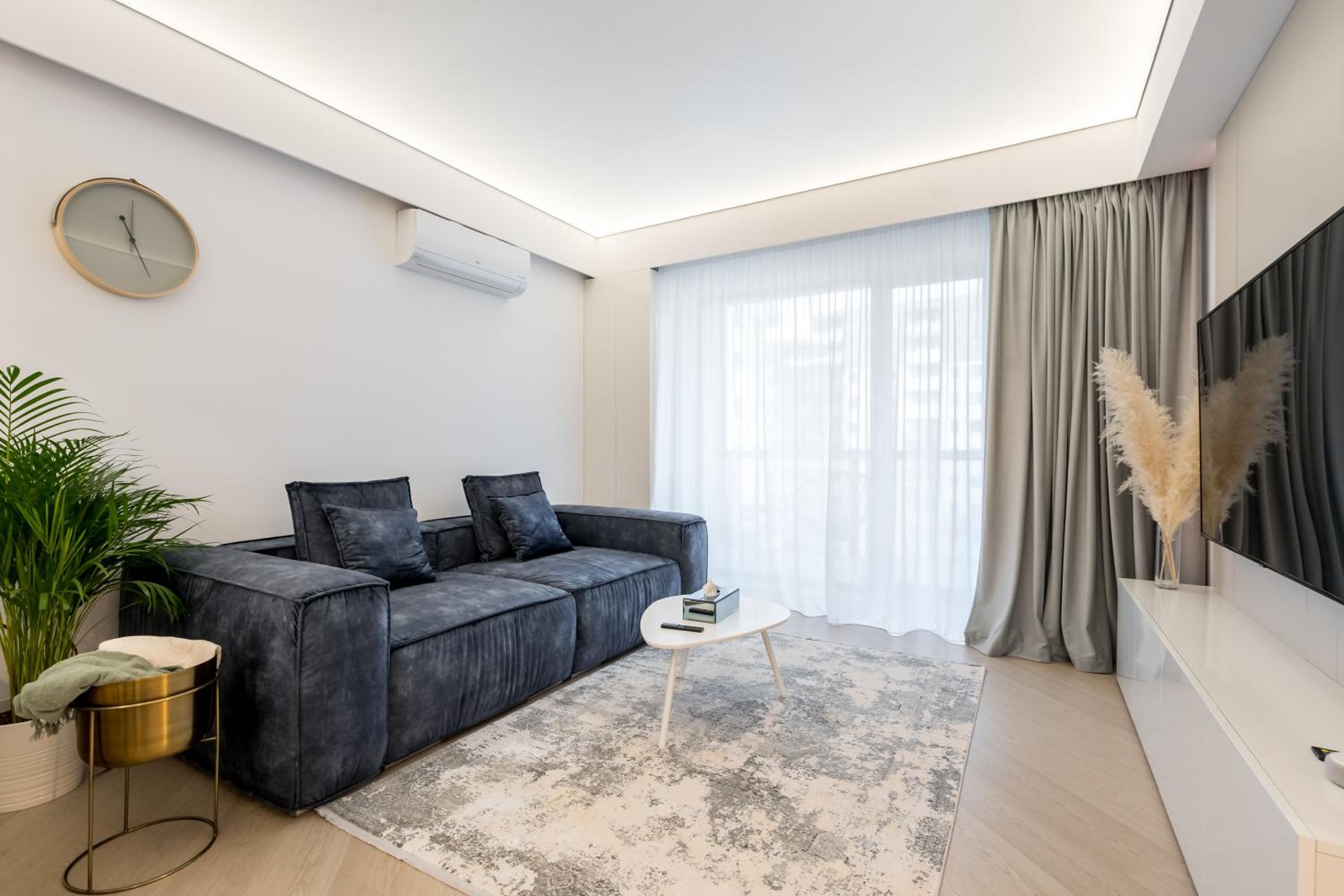Cortina North Premium Smart Apartment with Parking