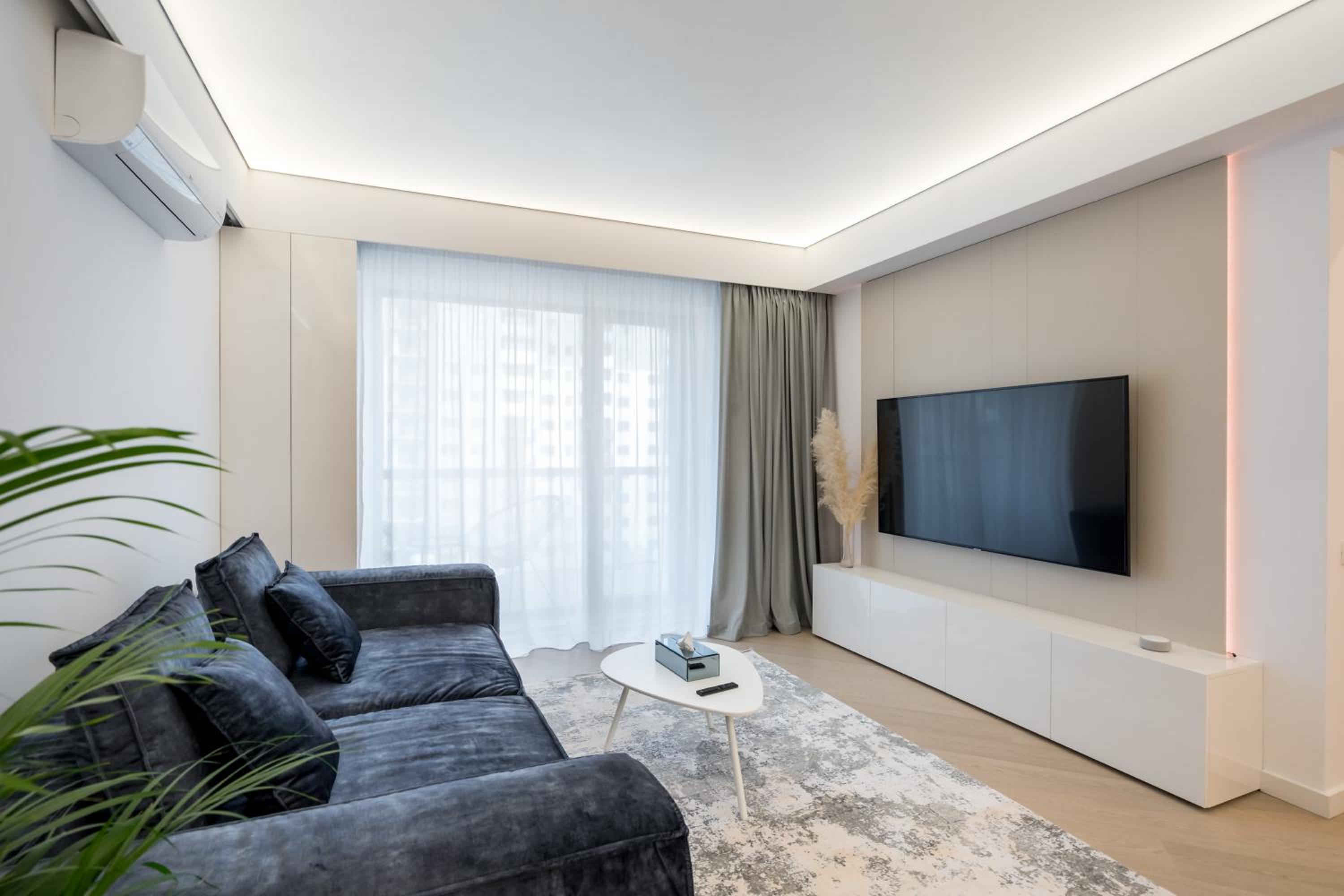 Cortina North Premium Smart Apartment with Parking