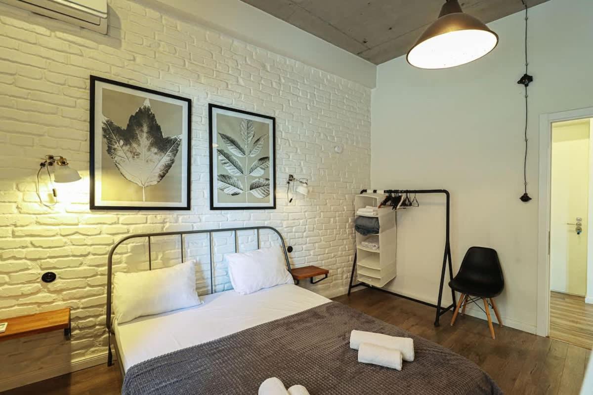 Chic Abanotubani Apt - By Wehost view 4