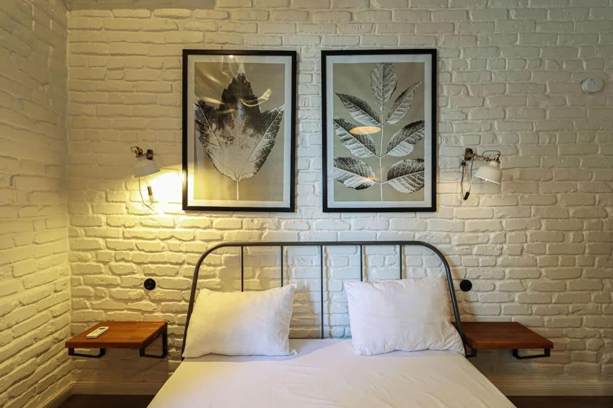 Chic Abanotubani Apt - By Wehost view 5