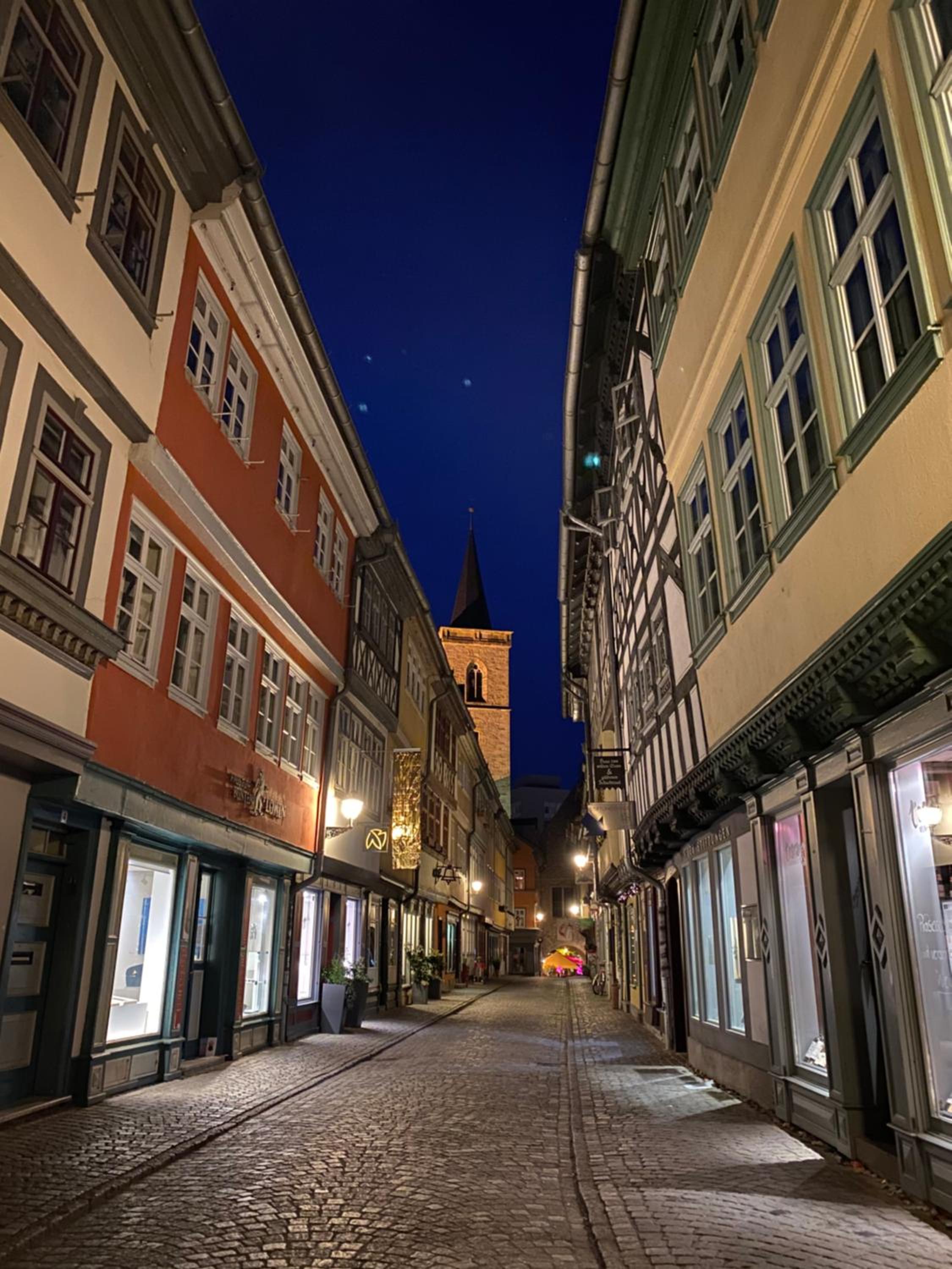 Ferienwohnung Schildblick Modernes Apartment direkt in der Altstadt von Erfurt nahe der Krämerbrücke - beste Innenstadtlage