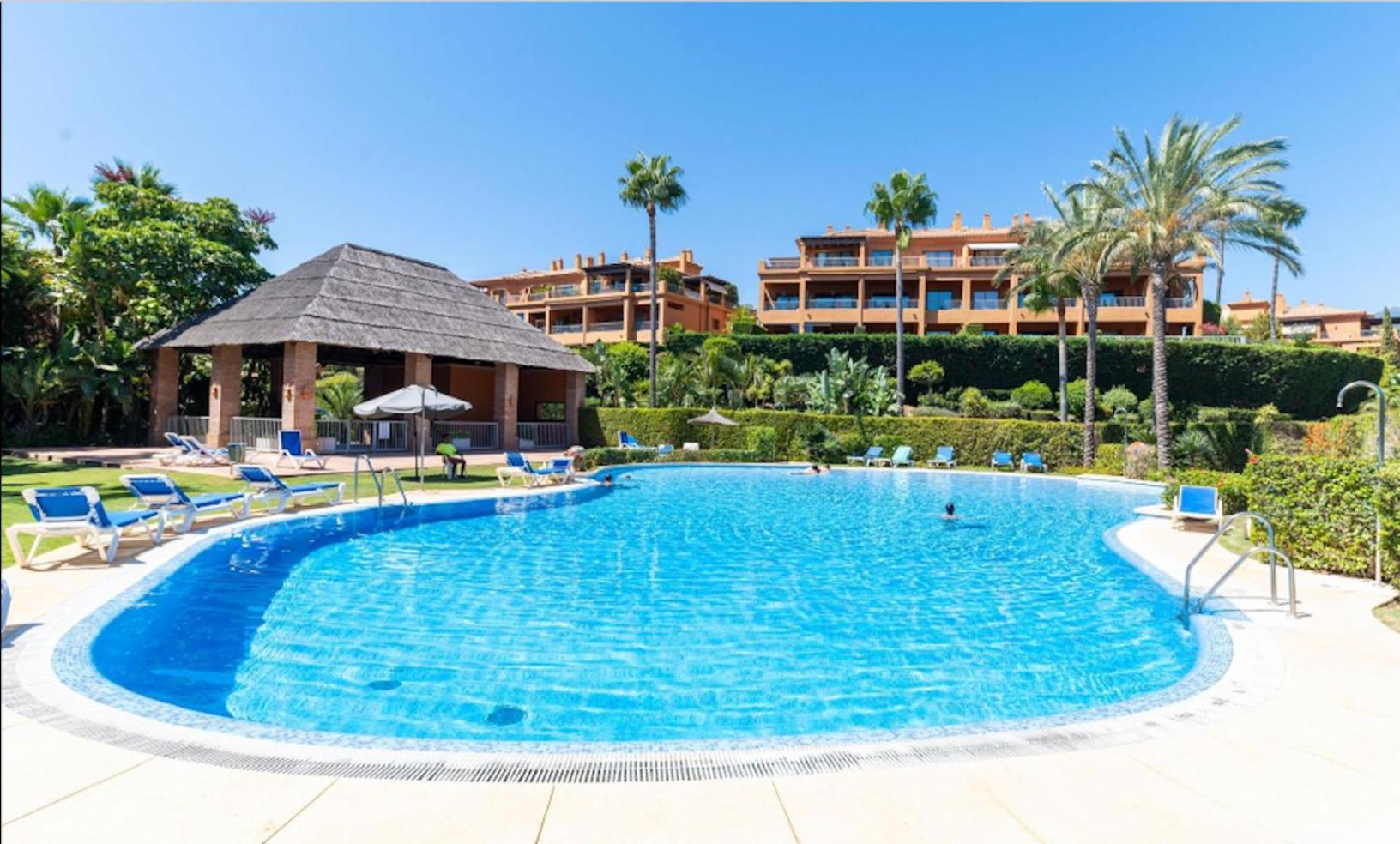 Luxury Ground Floor Apartment with Spa Facilities