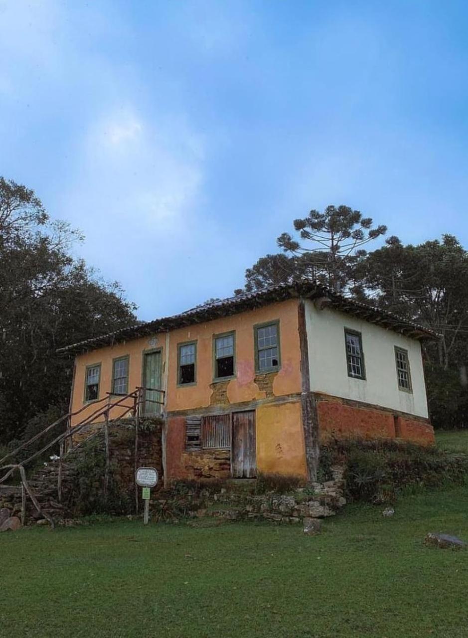 Casa das Araucárias - Sítio Salamandra, Vale do Matutu