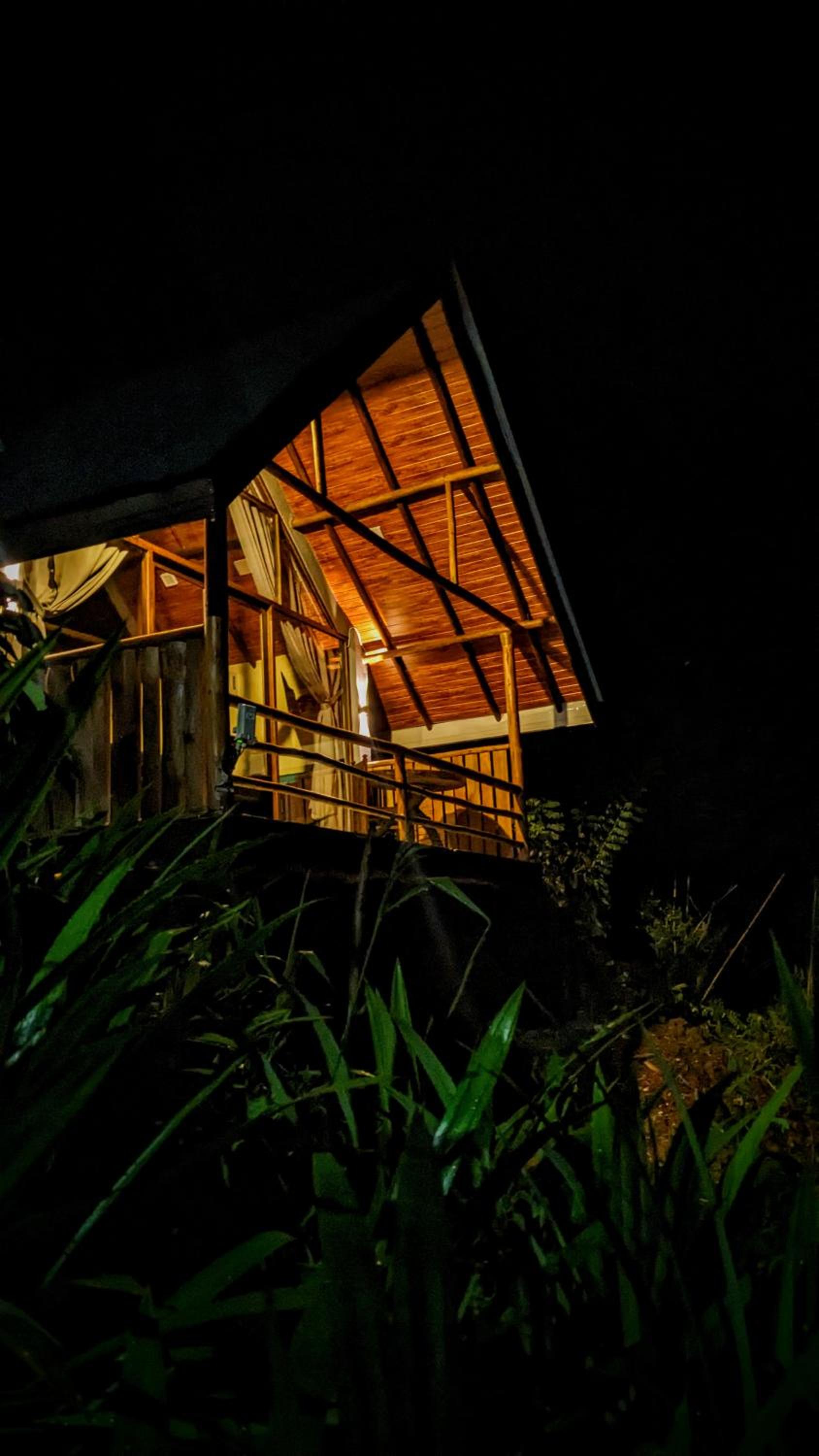 Ella Lovers View Cabins