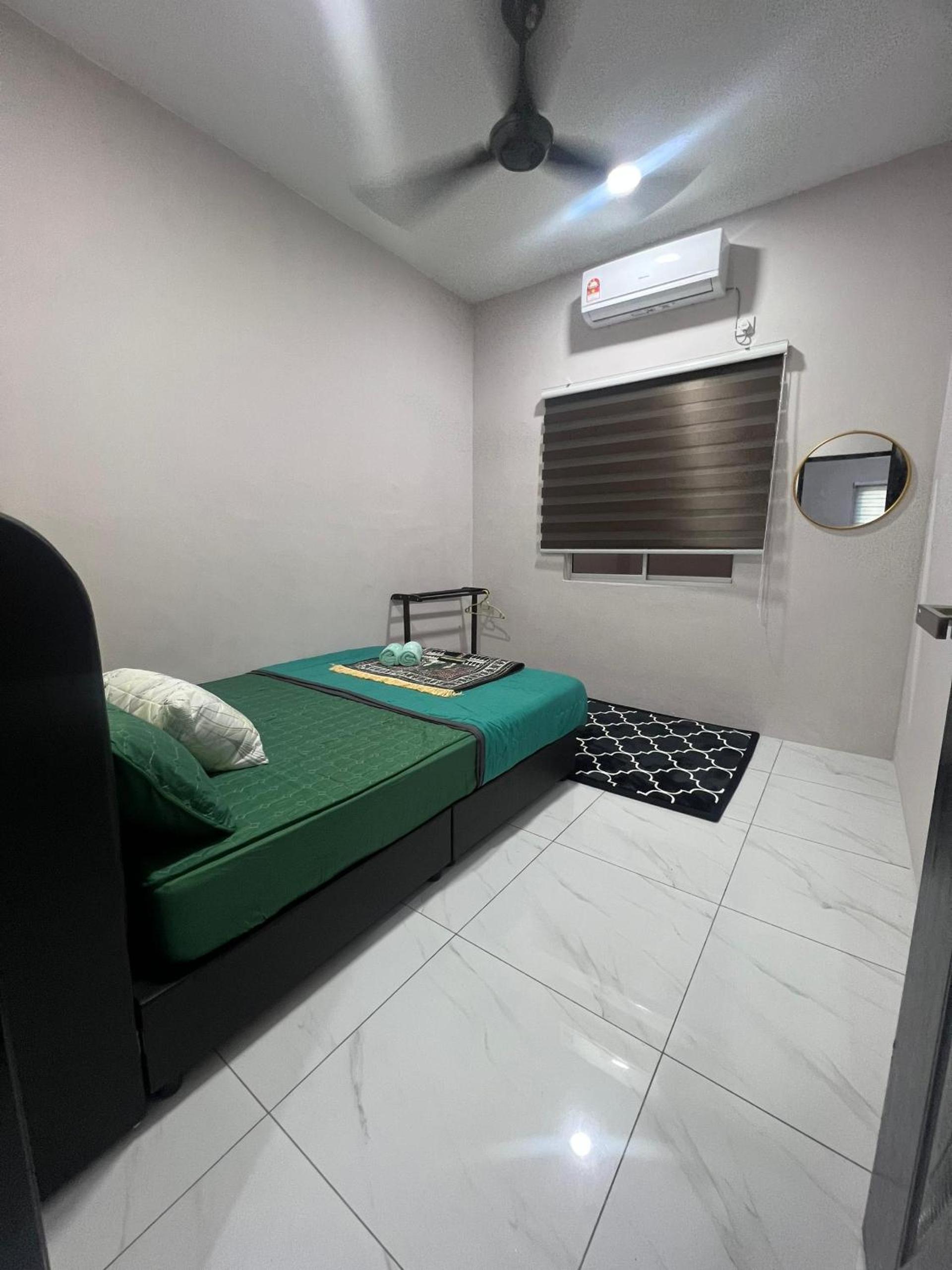 D'Nuha Homestay Unit 1 Chenderong Balai Teluk Intan photo 2