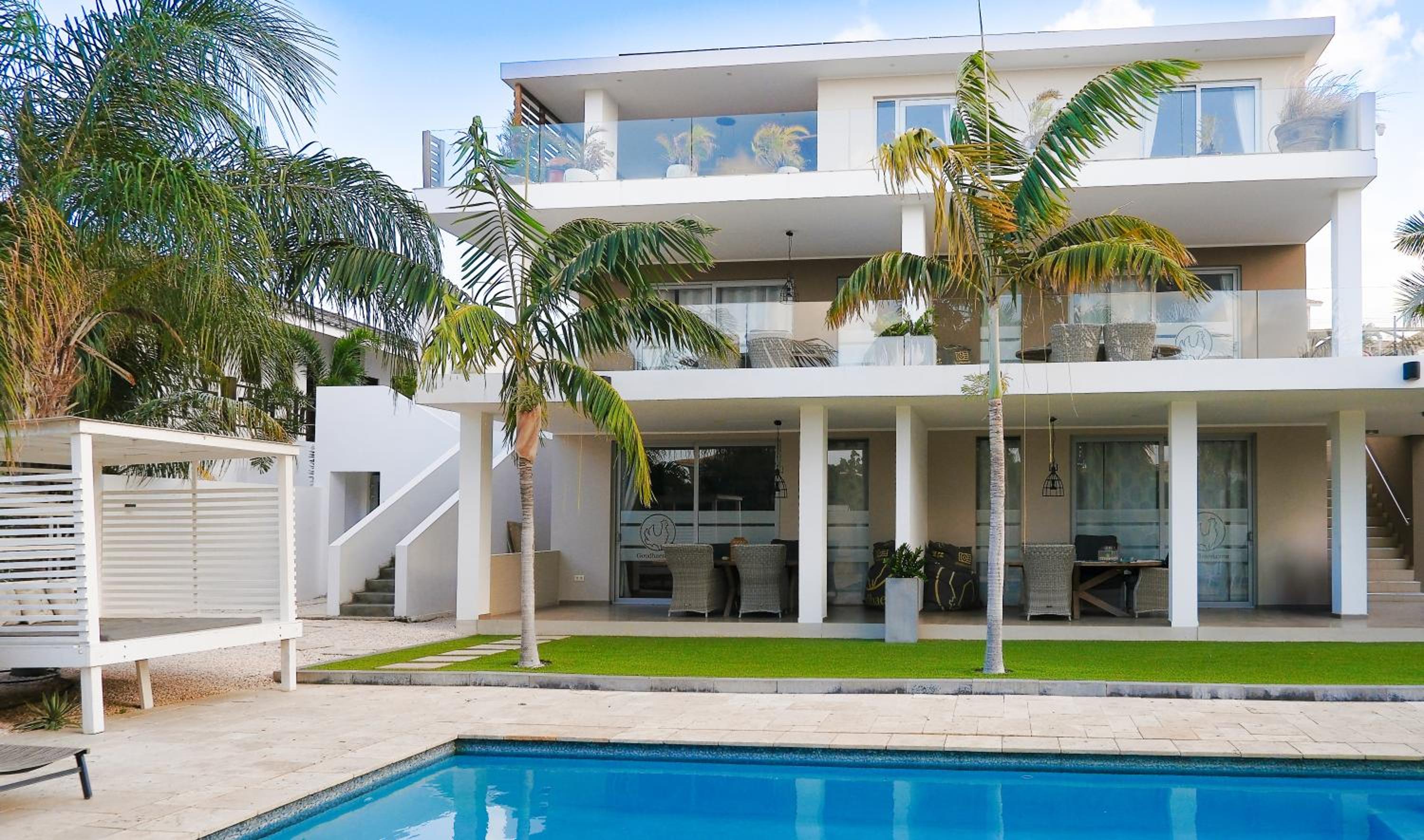 Goudhaen Luxury Private apartments Jan Thiel Beach