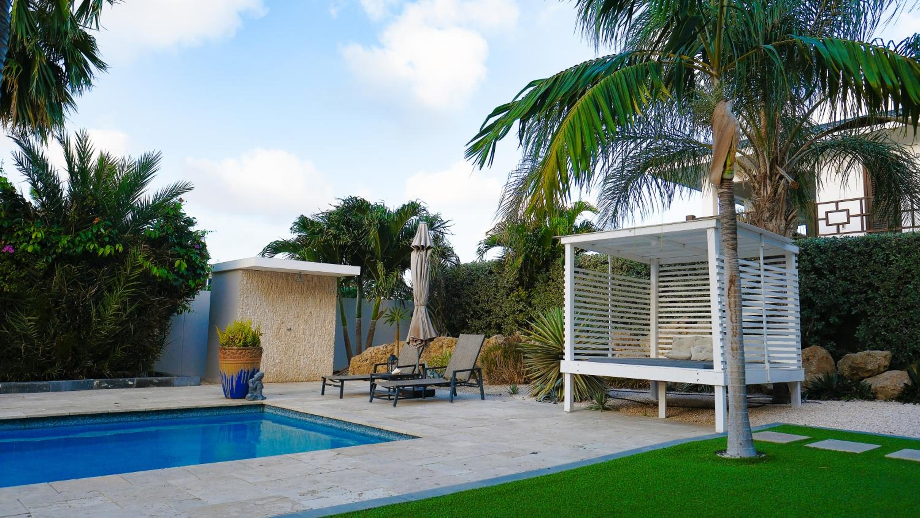 Goudhaen Luxury Private apartments Jan Thiel Beach