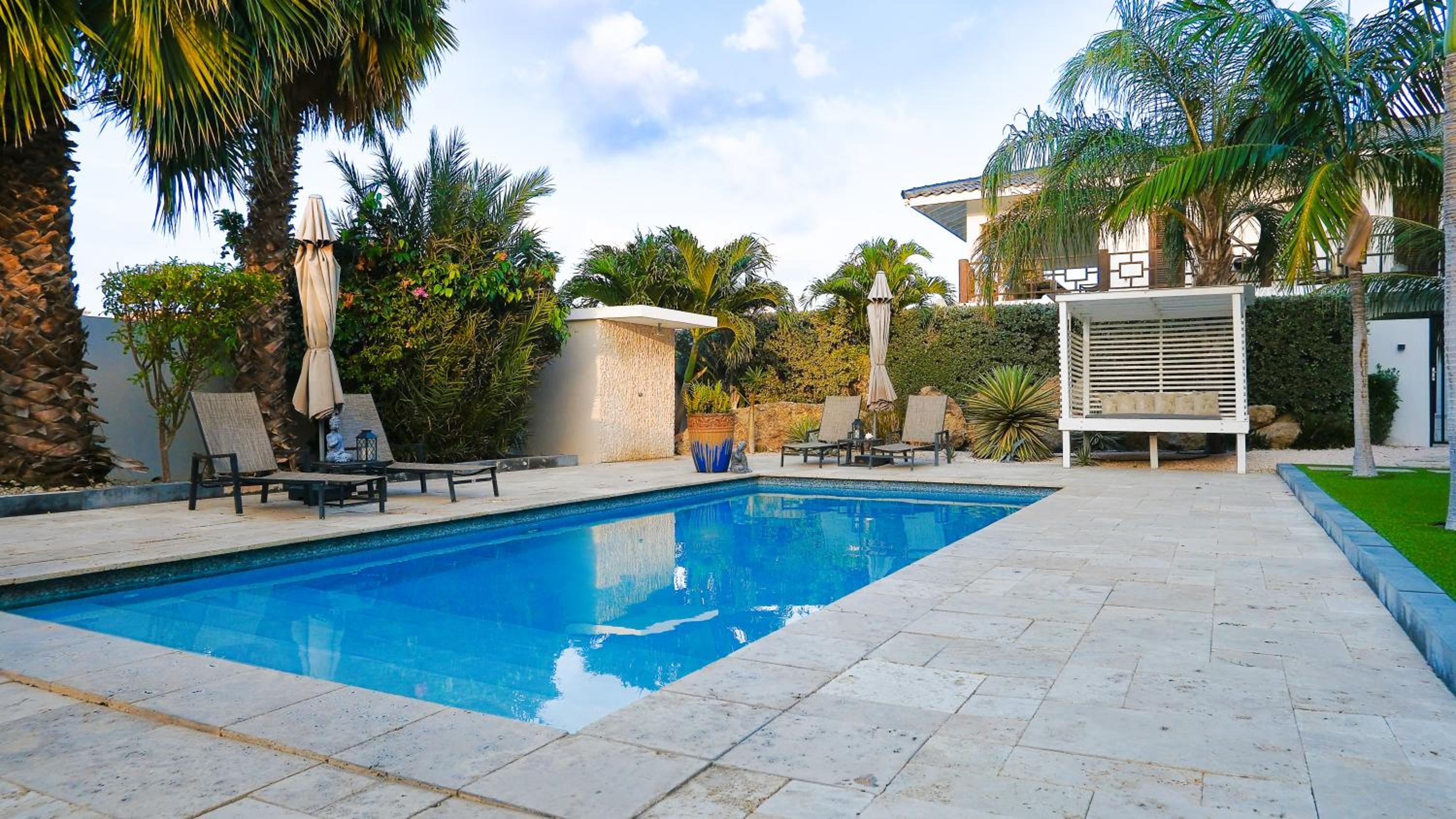 Goudhaen Luxury Private apartments Jan Thiel Beach