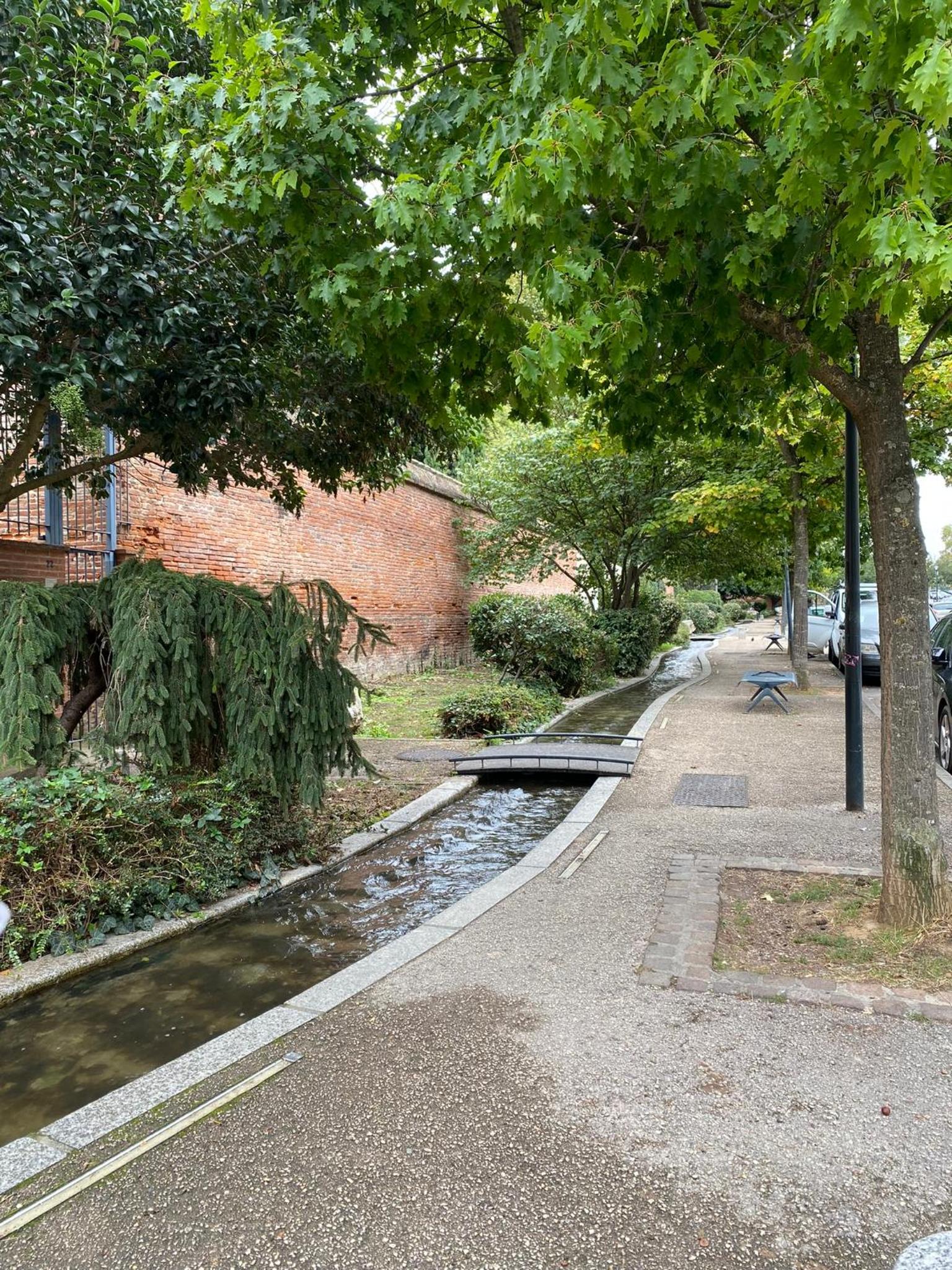 Meublé classé Carmes , entrée autonome, wifi, climatisé, petit parking privé