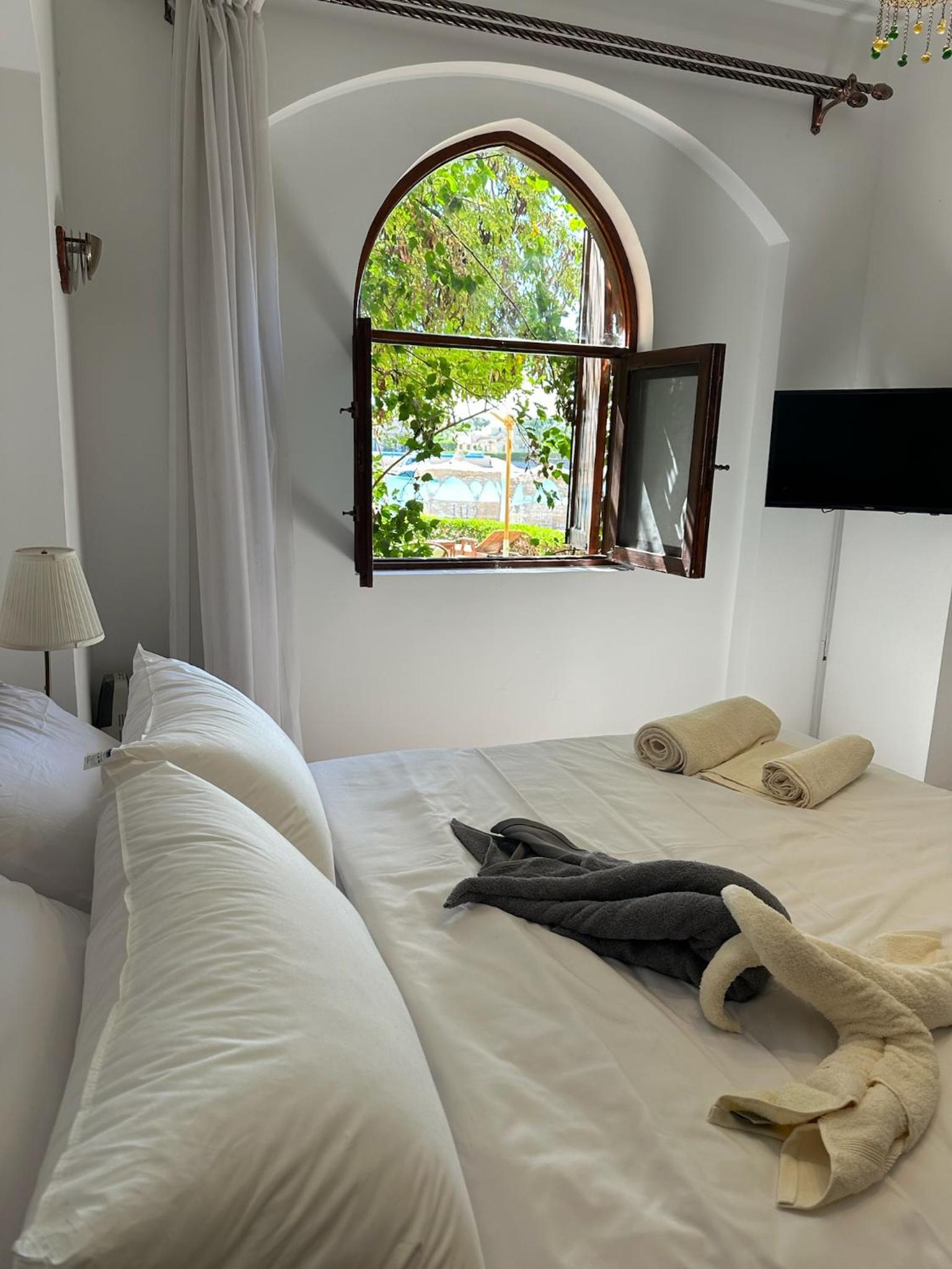 2 Bedroom Ground Floor New Nubia - 2 minutes walk to marina Abu Tig view 3