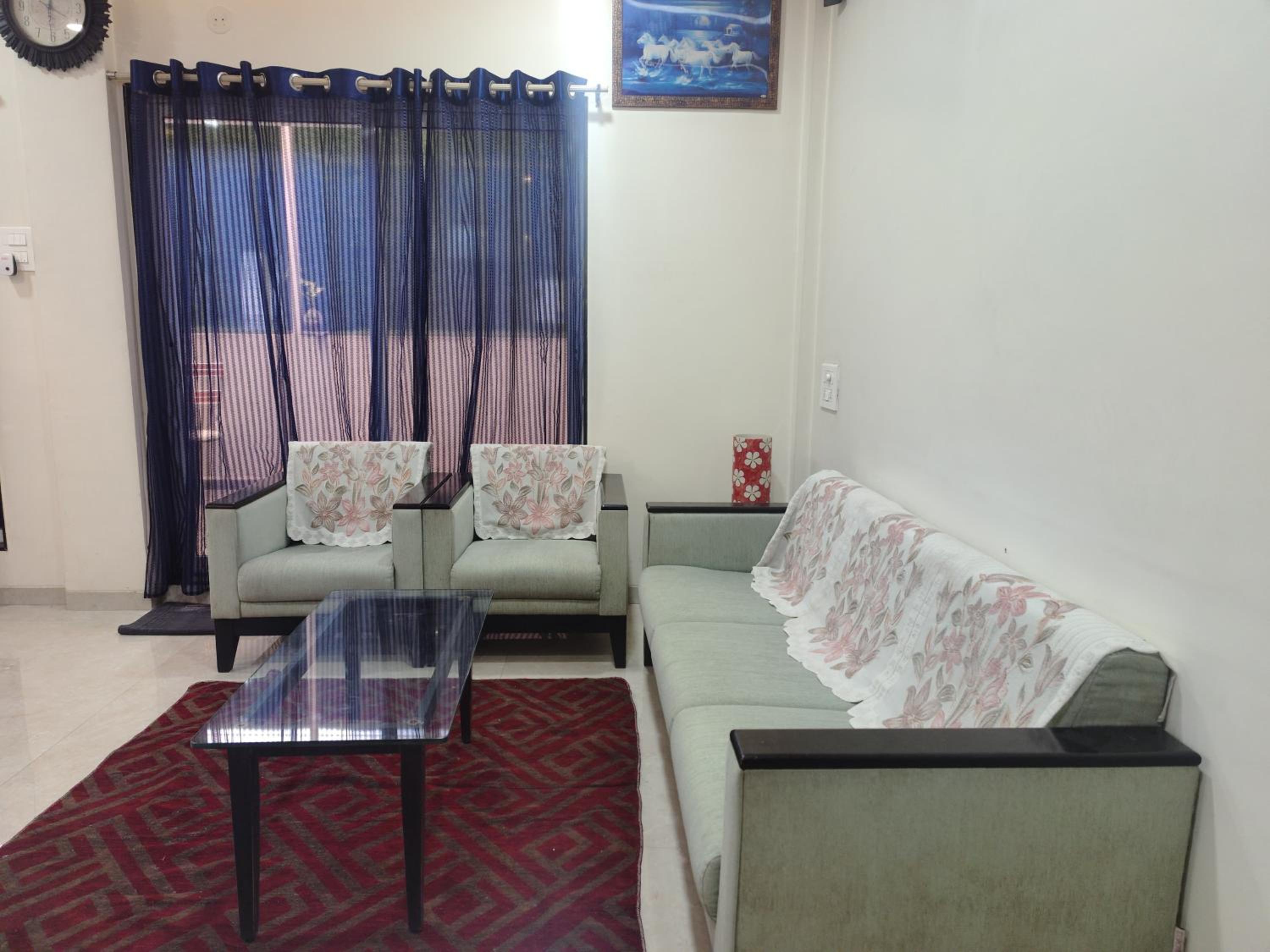 Luxury Stays In Rowhouse Villa