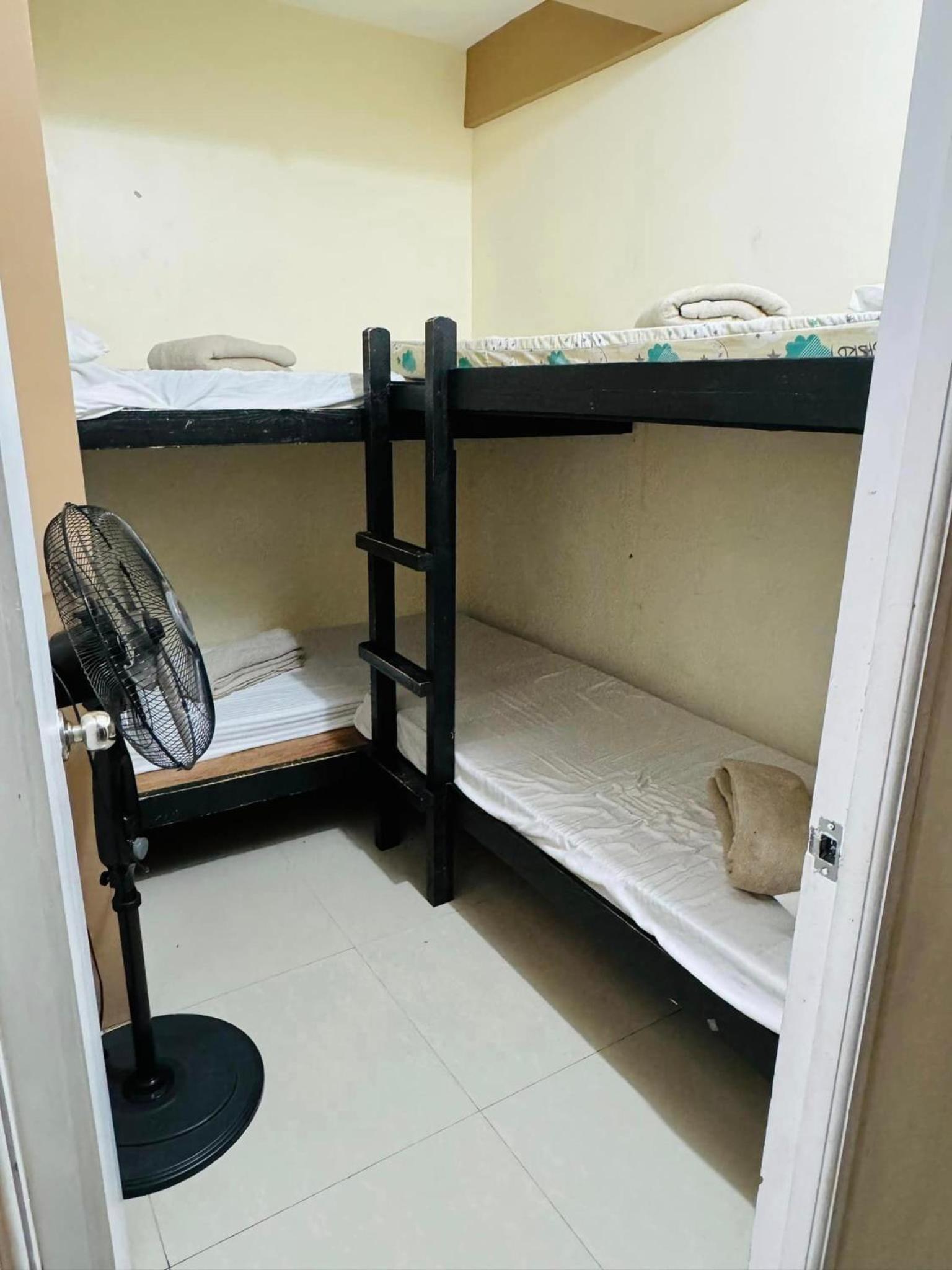 3 Bedrooms with 10 Beds With Unli Netflix and Unli Disneyplus view 4