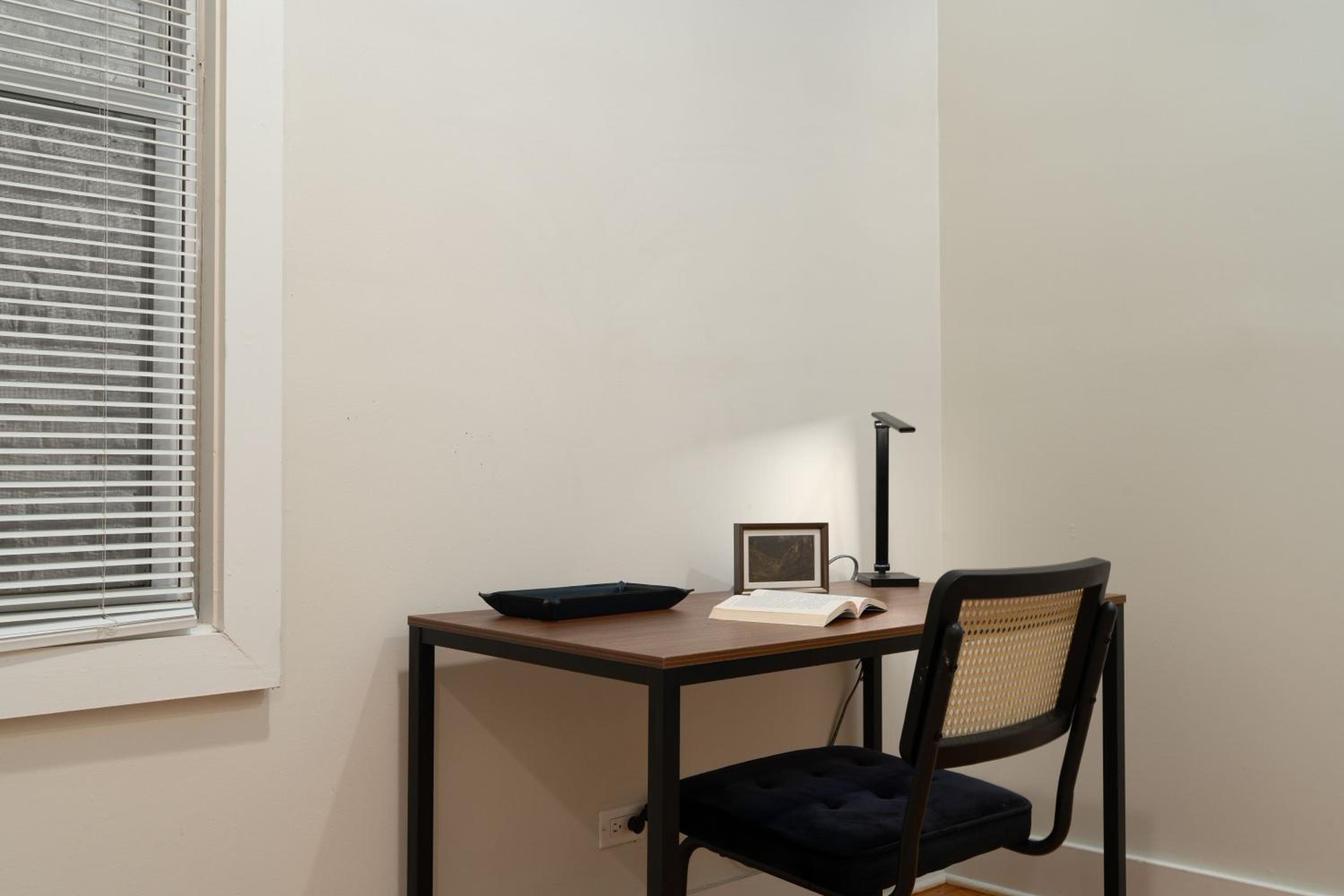 Chicago Vacations - Flexhome Bucktown 2BR C2 - Property Image 7