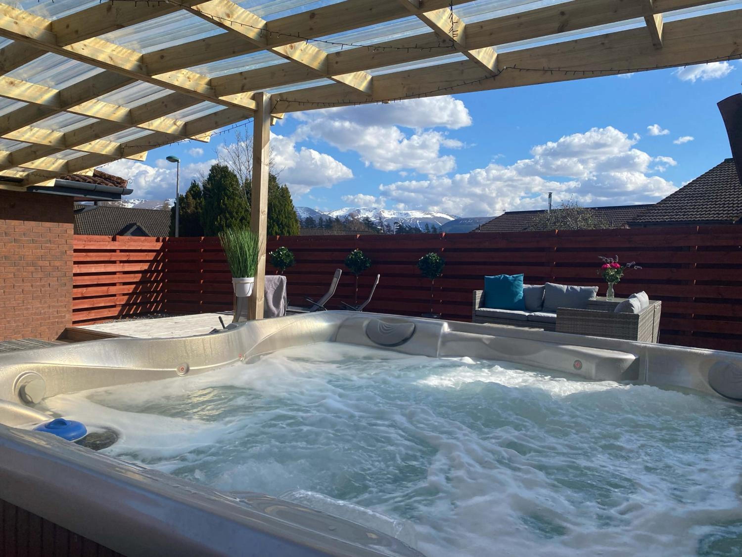 Silver Stag Lodge, Aviemore view 5