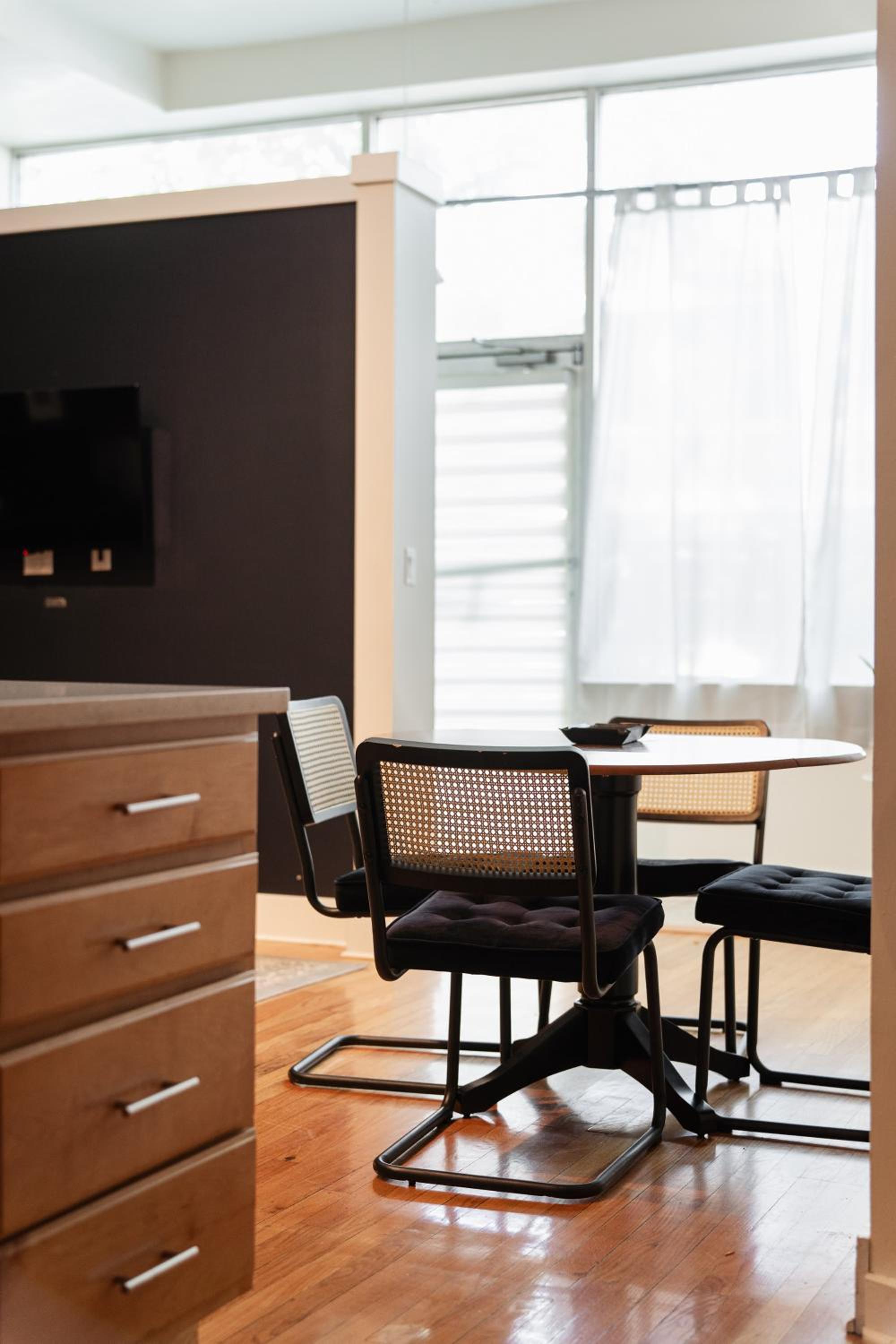 Chicago Vacations - Flexhome Bucktown 2BR C2 - Property Image 5